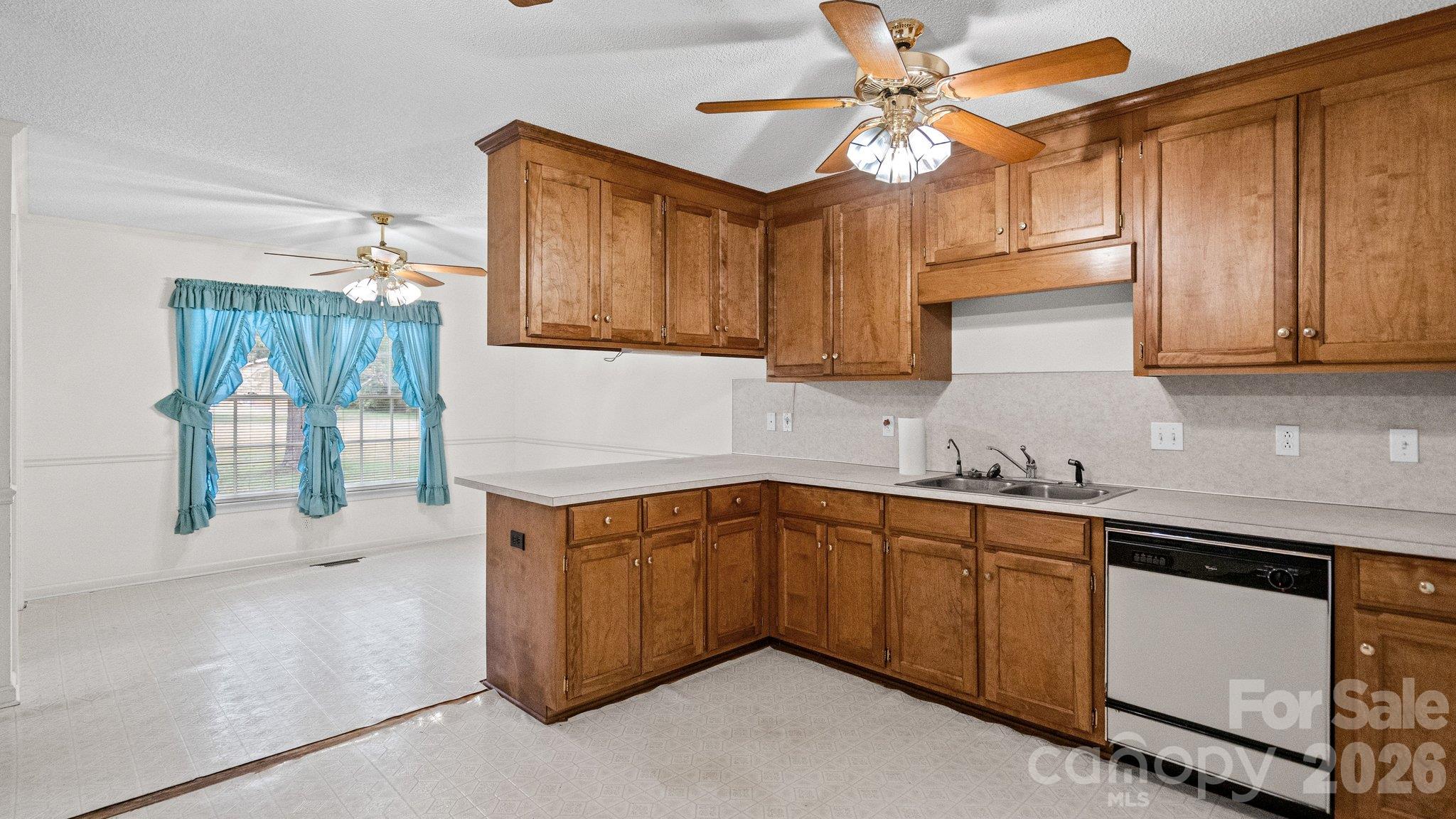 6009 Mooresville Road Property Photo 10