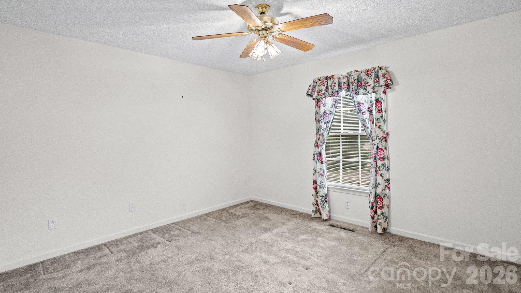 6009 Mooresville Road Property Photo 14