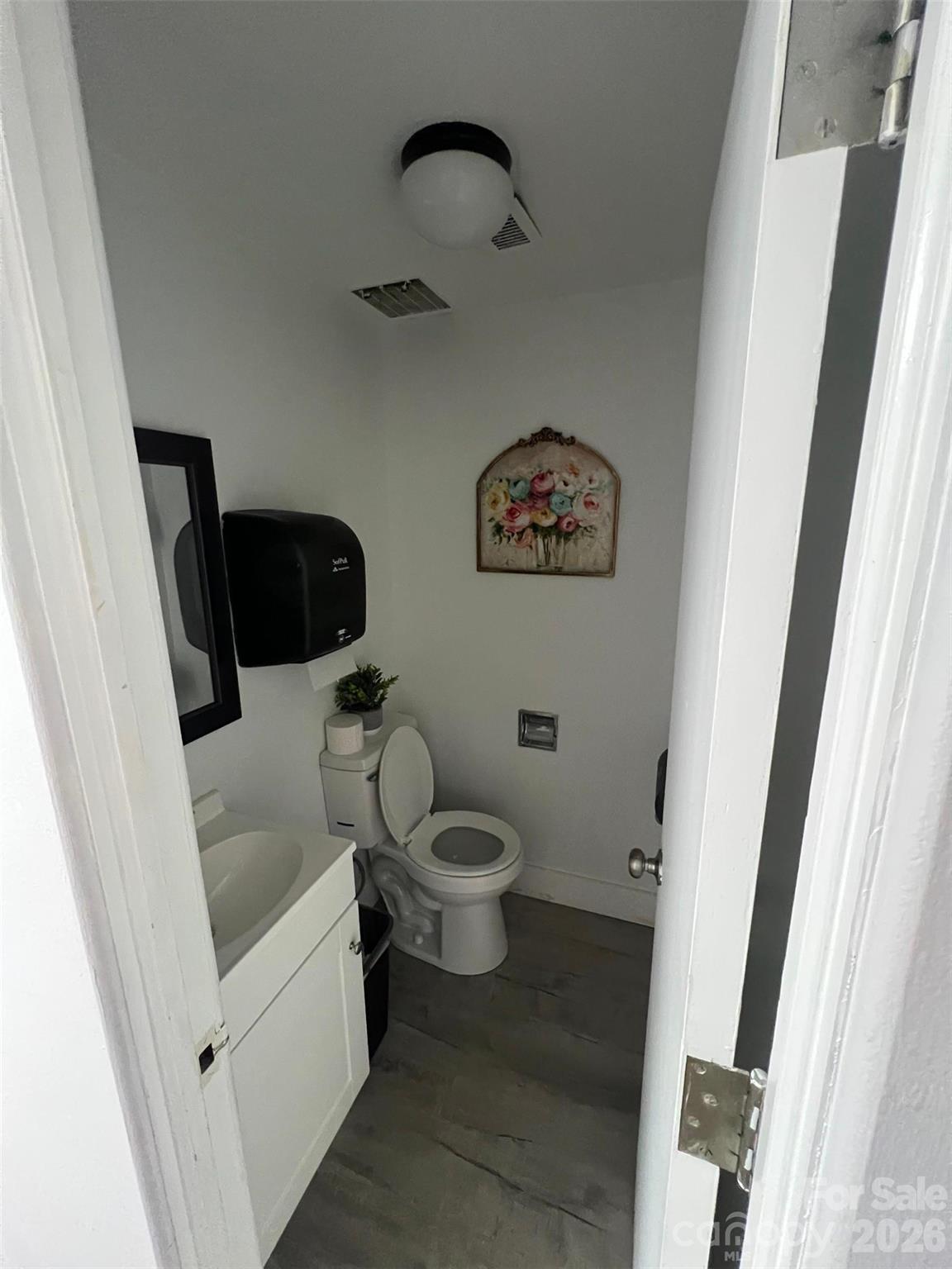 320 E Lee Avenue Property Photo 10