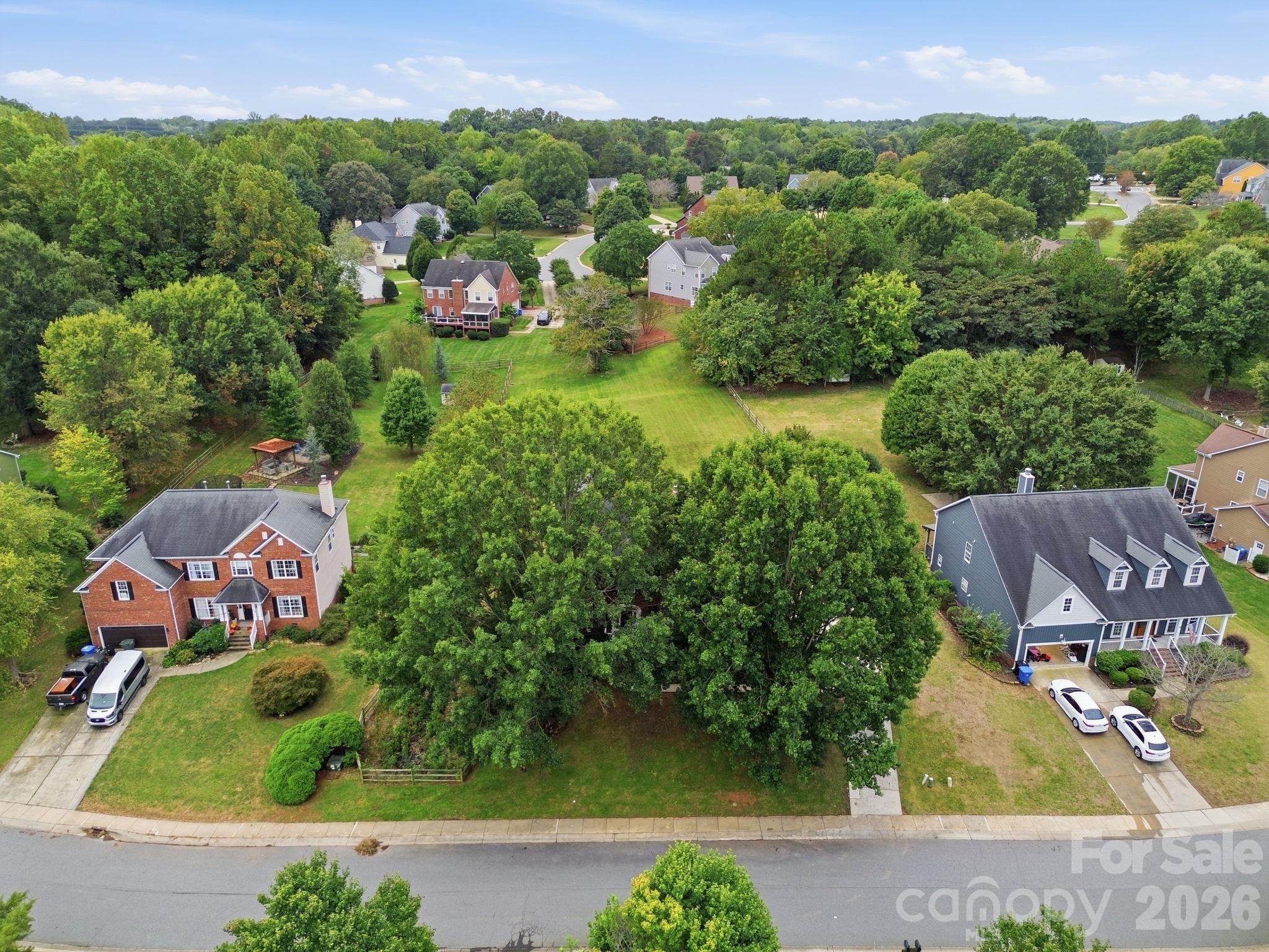 166 Castles Gate Drive Property Photo 2