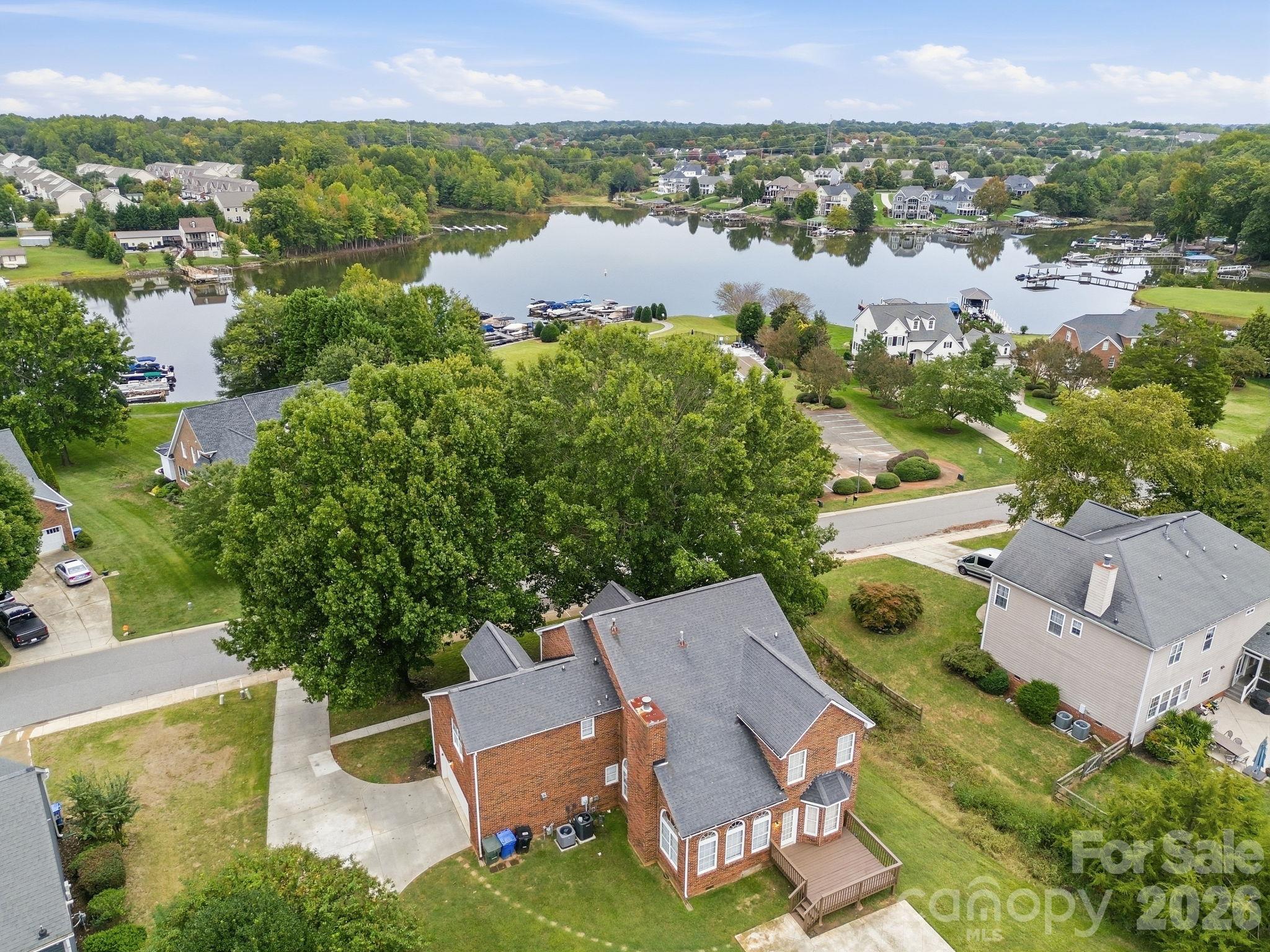 166 Castles Gate Drive Property Photo 3