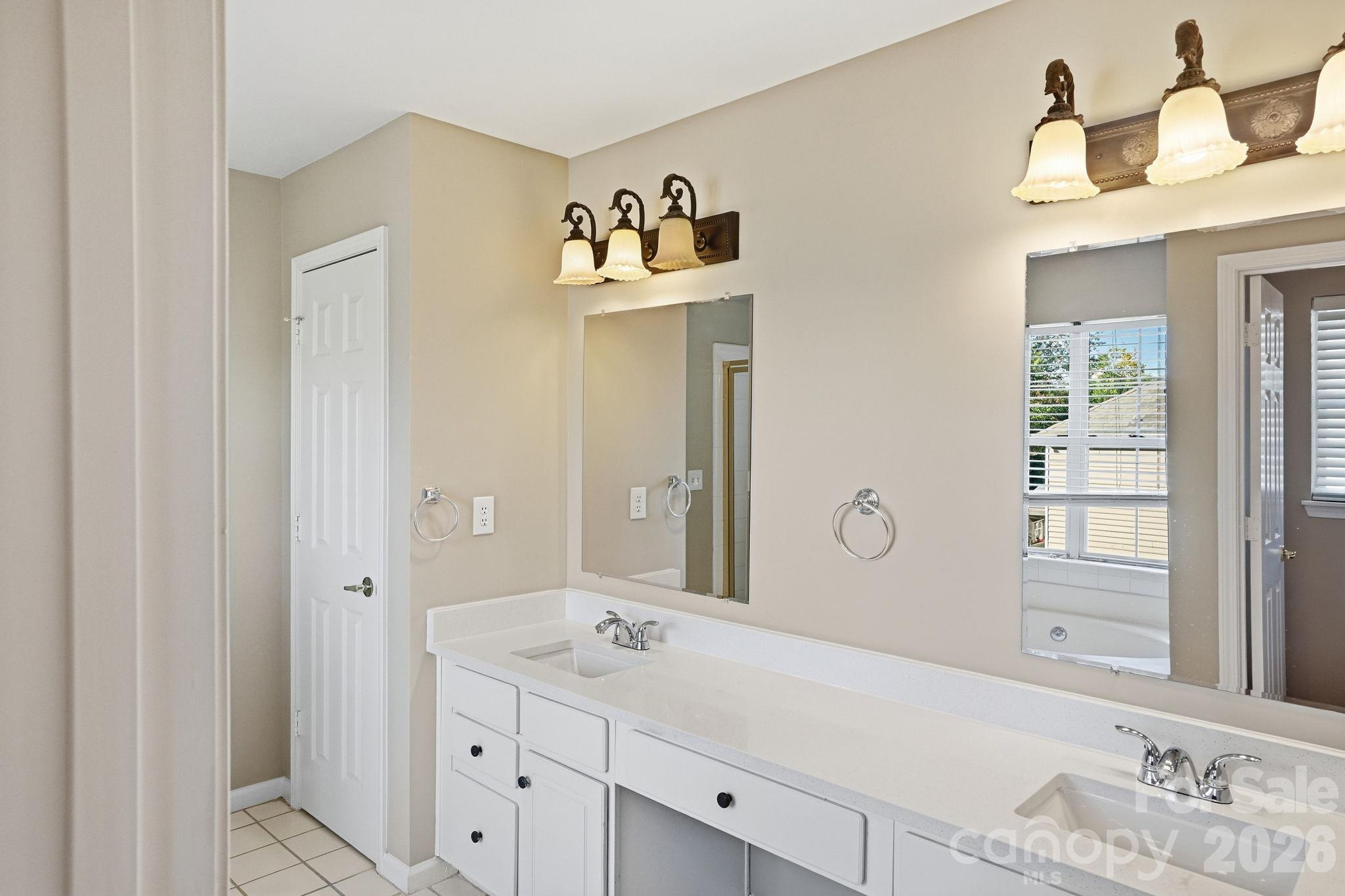 166 Castles Gate Drive Property Photo 37