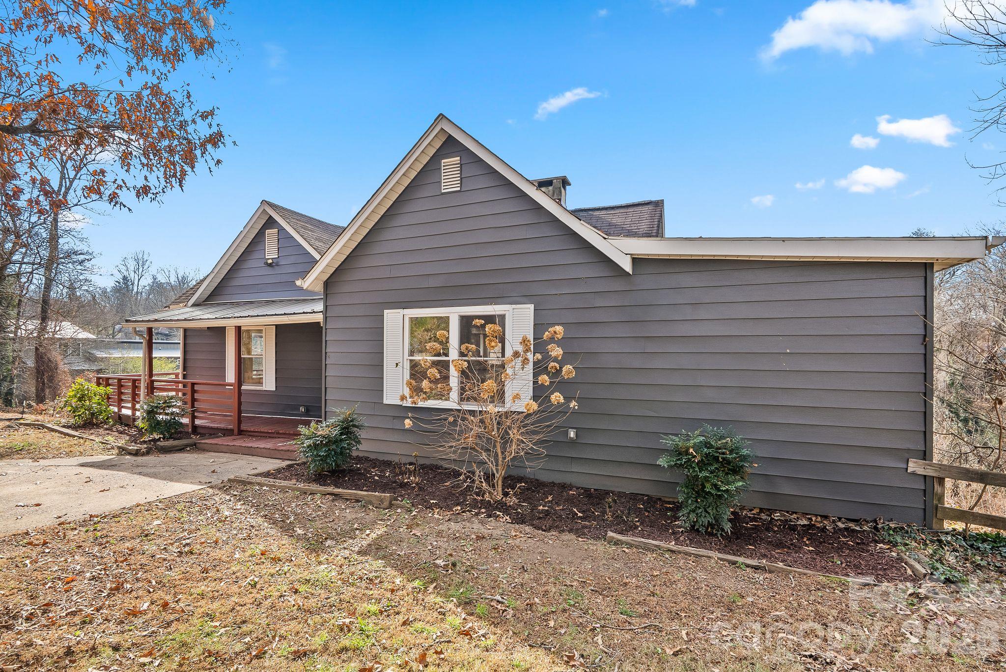 2 Worley Place Property Photo 3