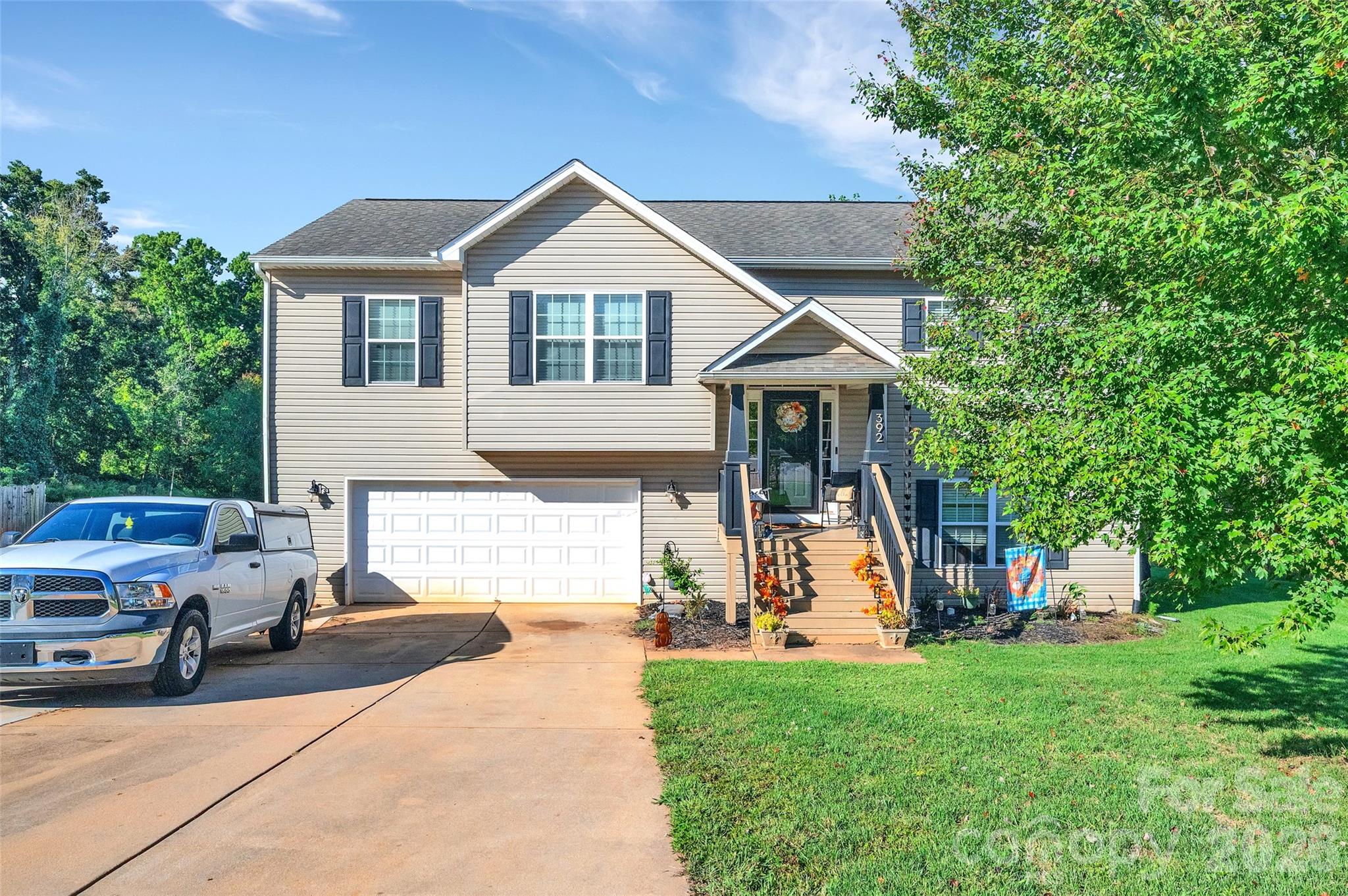 392 Lone Tree Lane Property Photo 1