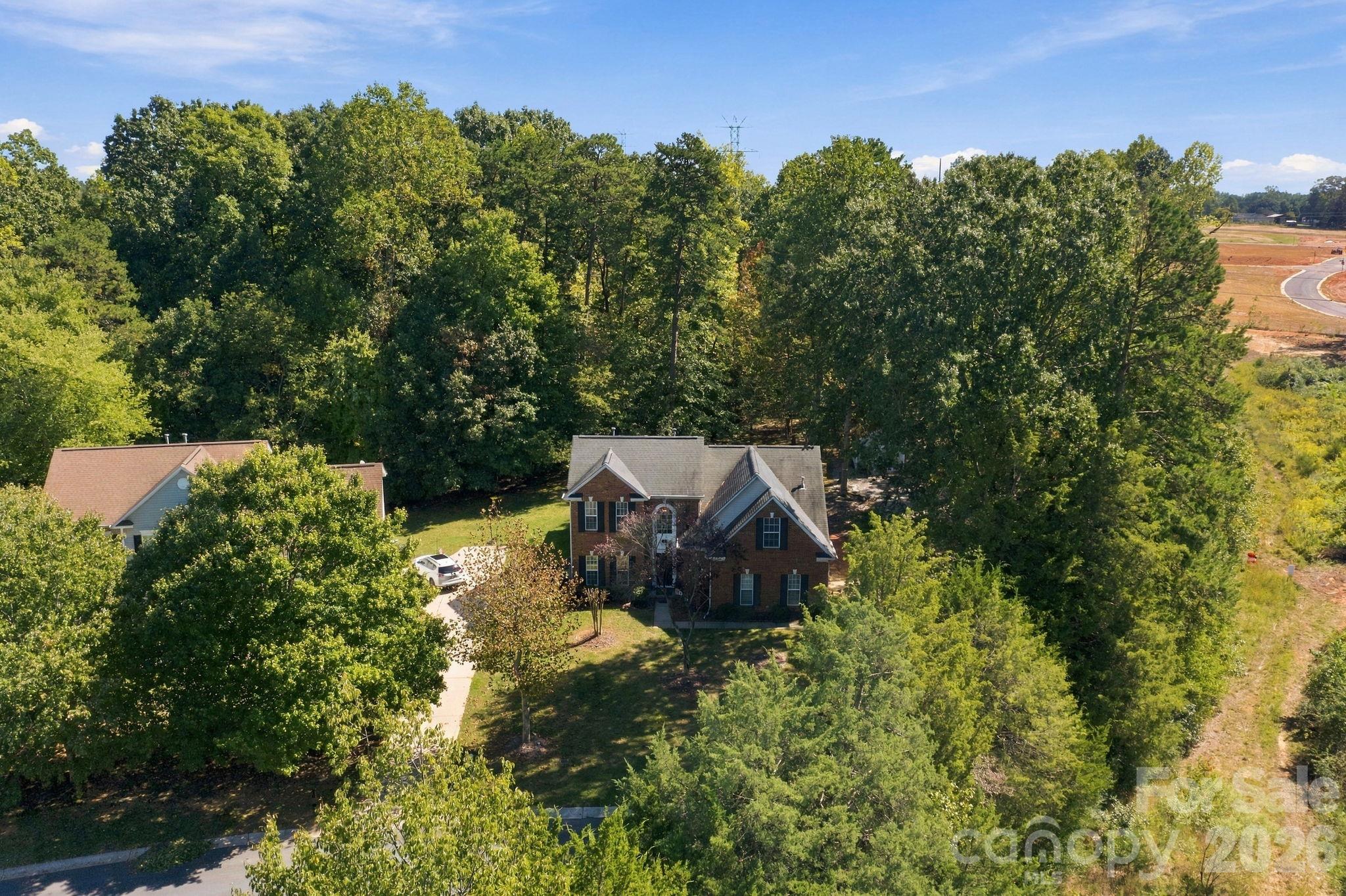 195 Huntly Lane Property Photo 6