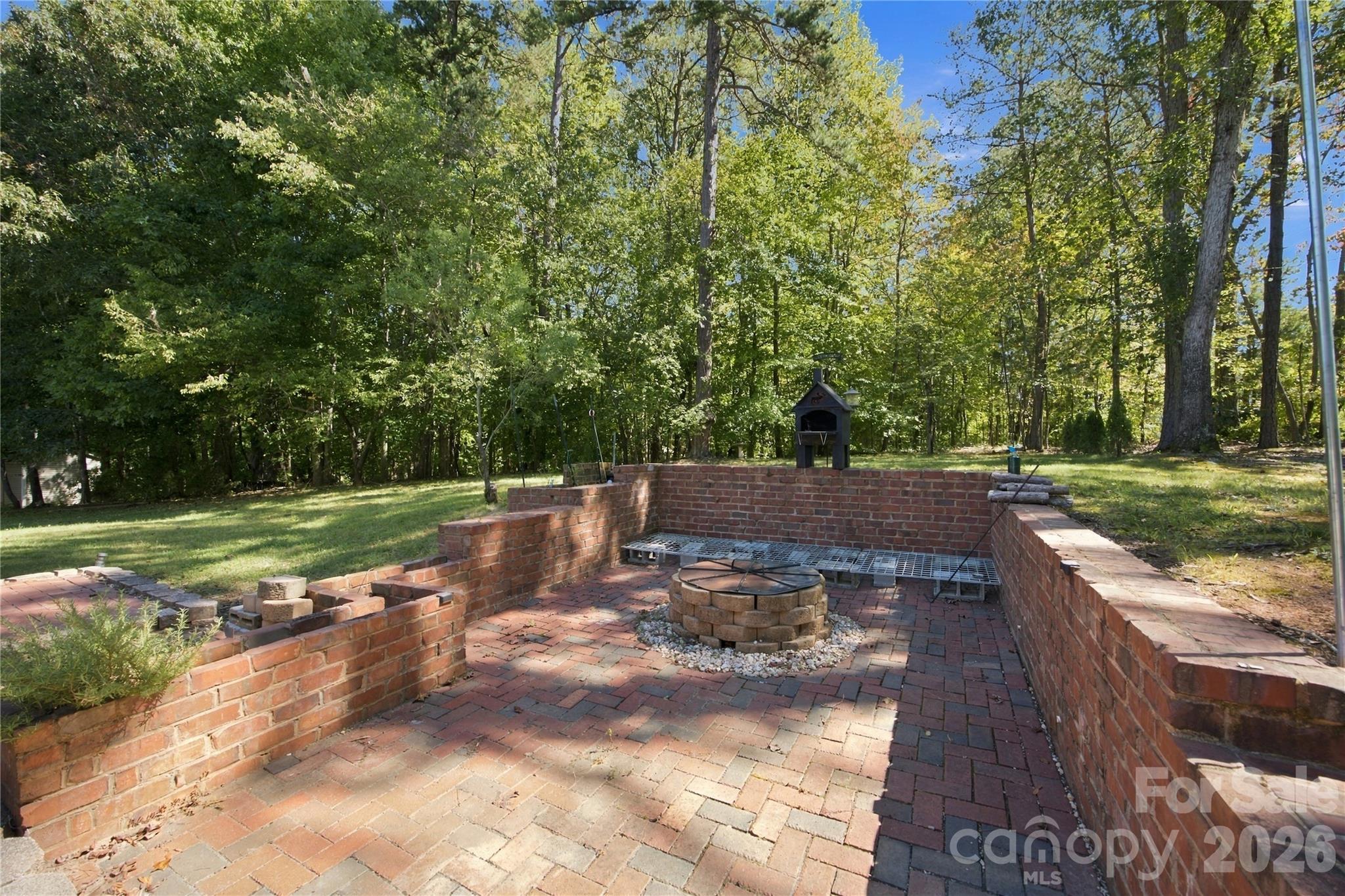 195 Huntly Lane Property Photo 11