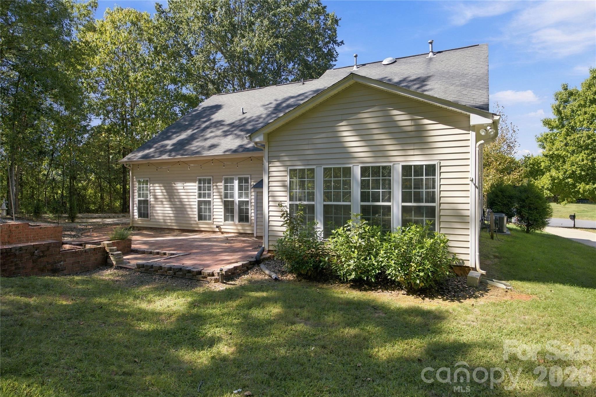 195 Huntly Lane Property Photo 14