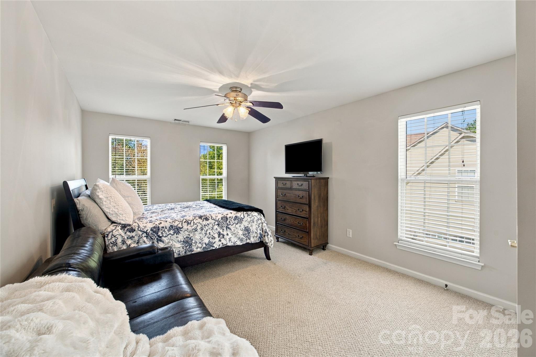 195 Huntly Lane Property Photo 32