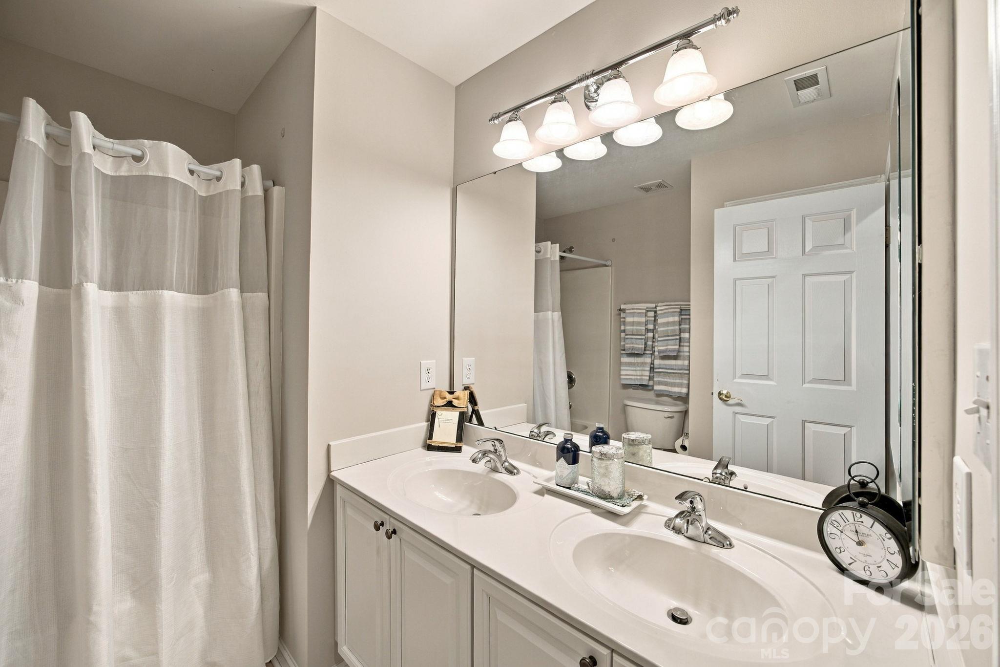 195 Huntly Lane Property Photo 33