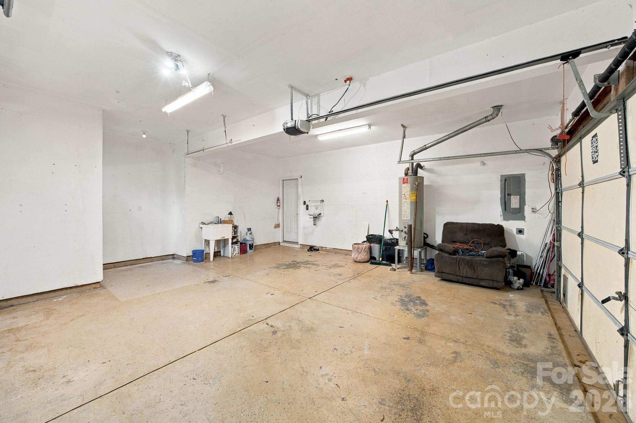 195 Huntly Lane Property Photo 36