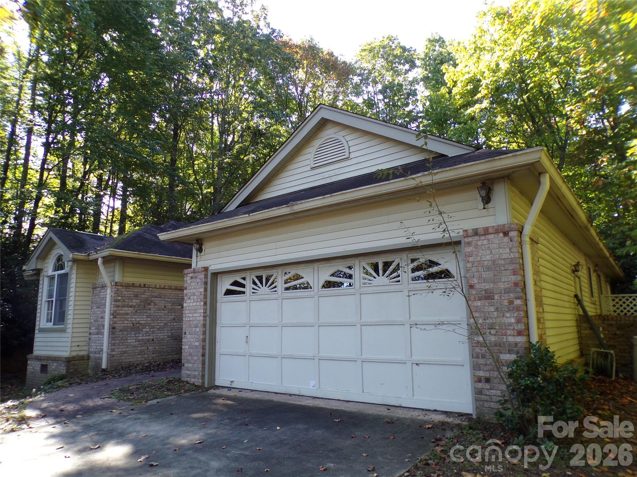 10 Governors Drive Property Photo 2