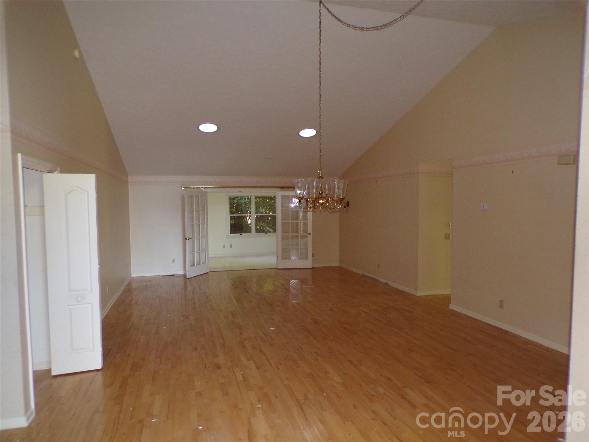 10 Governors Drive Property Photo 4