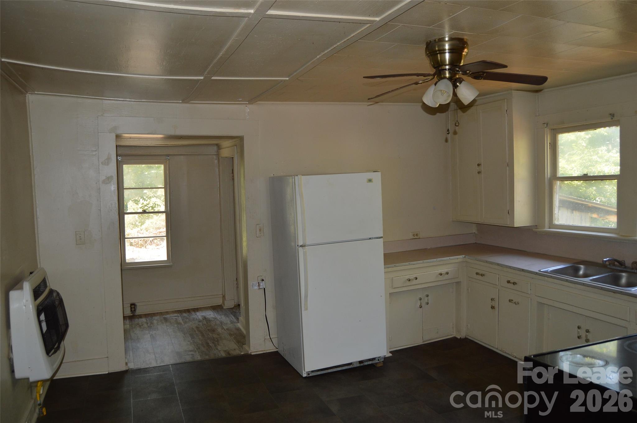 247 N Main Street Property Photo 4