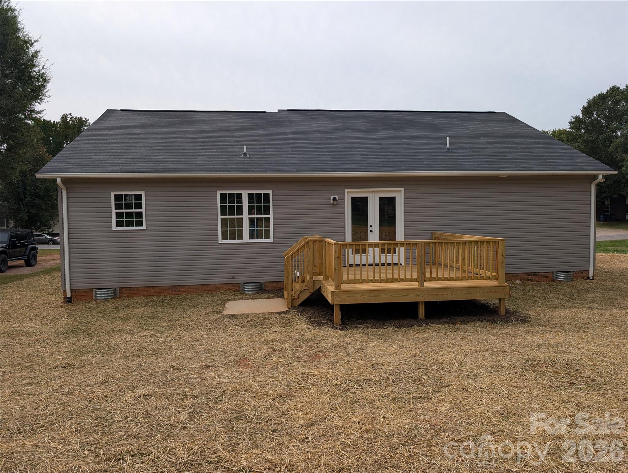 2746 Magnolia Street Property Photo 2