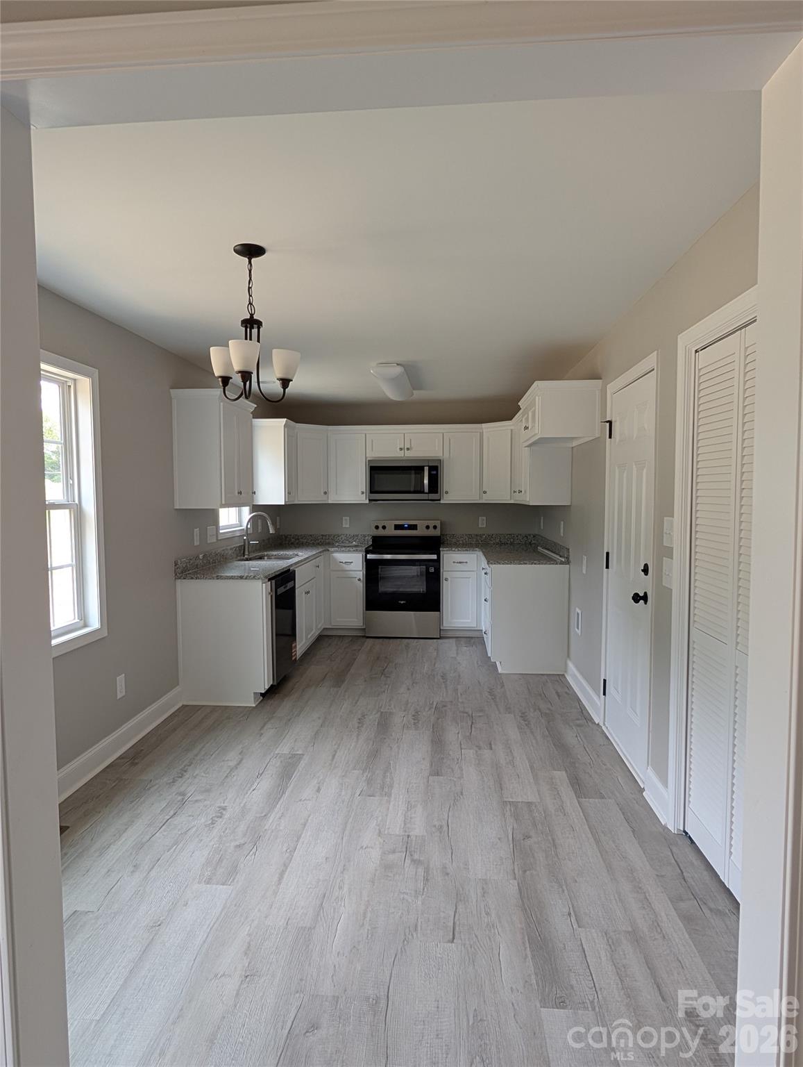 2746 Magnolia Street Property Photo 5
