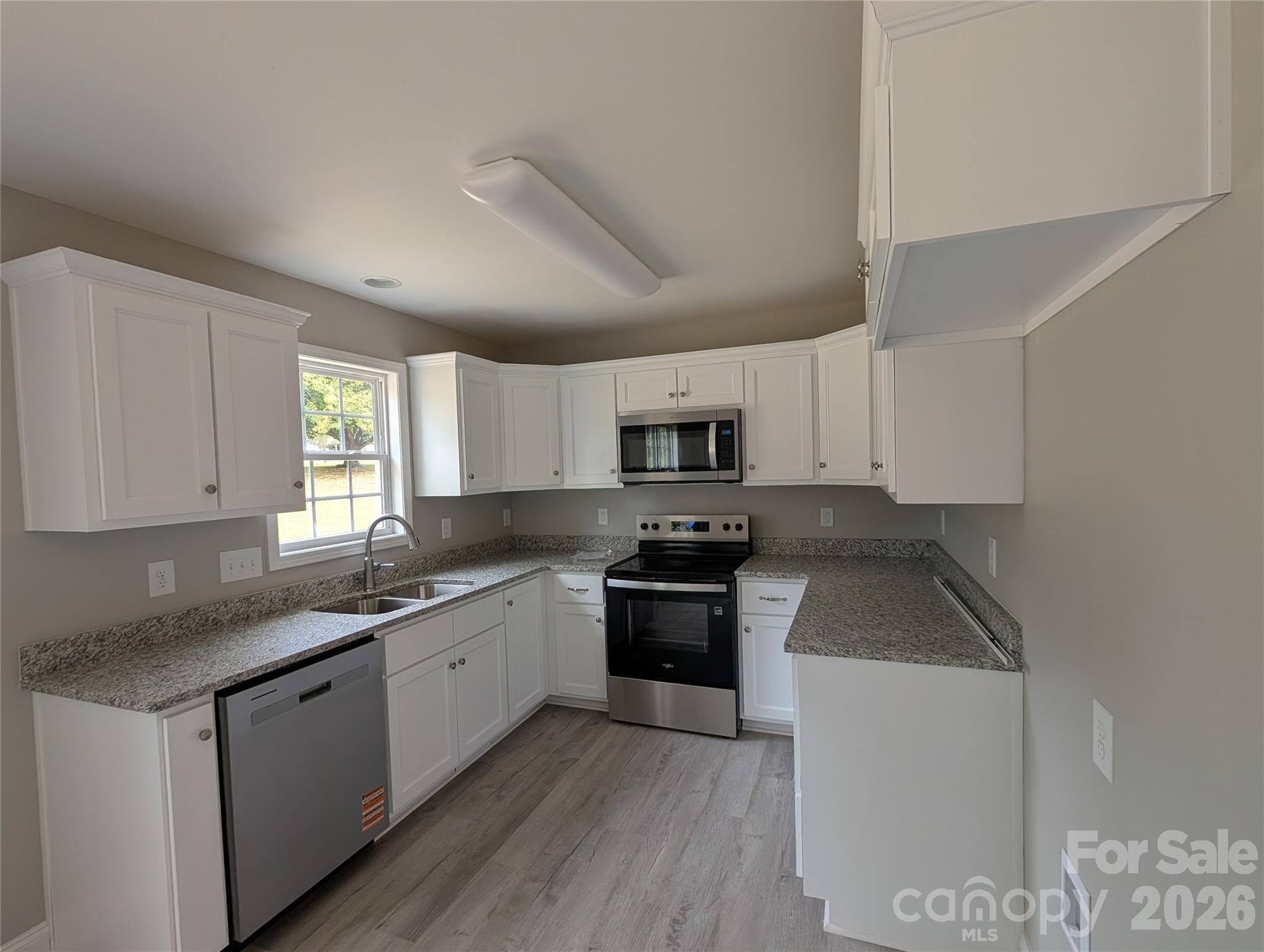 2746 Magnolia Street Property Photo 6