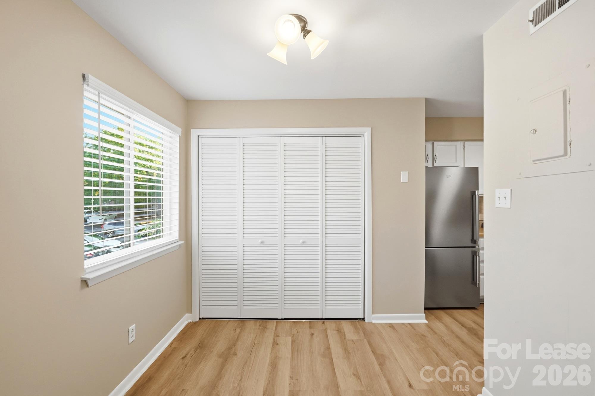 6132 Heath Ridge Court Property Photo 8