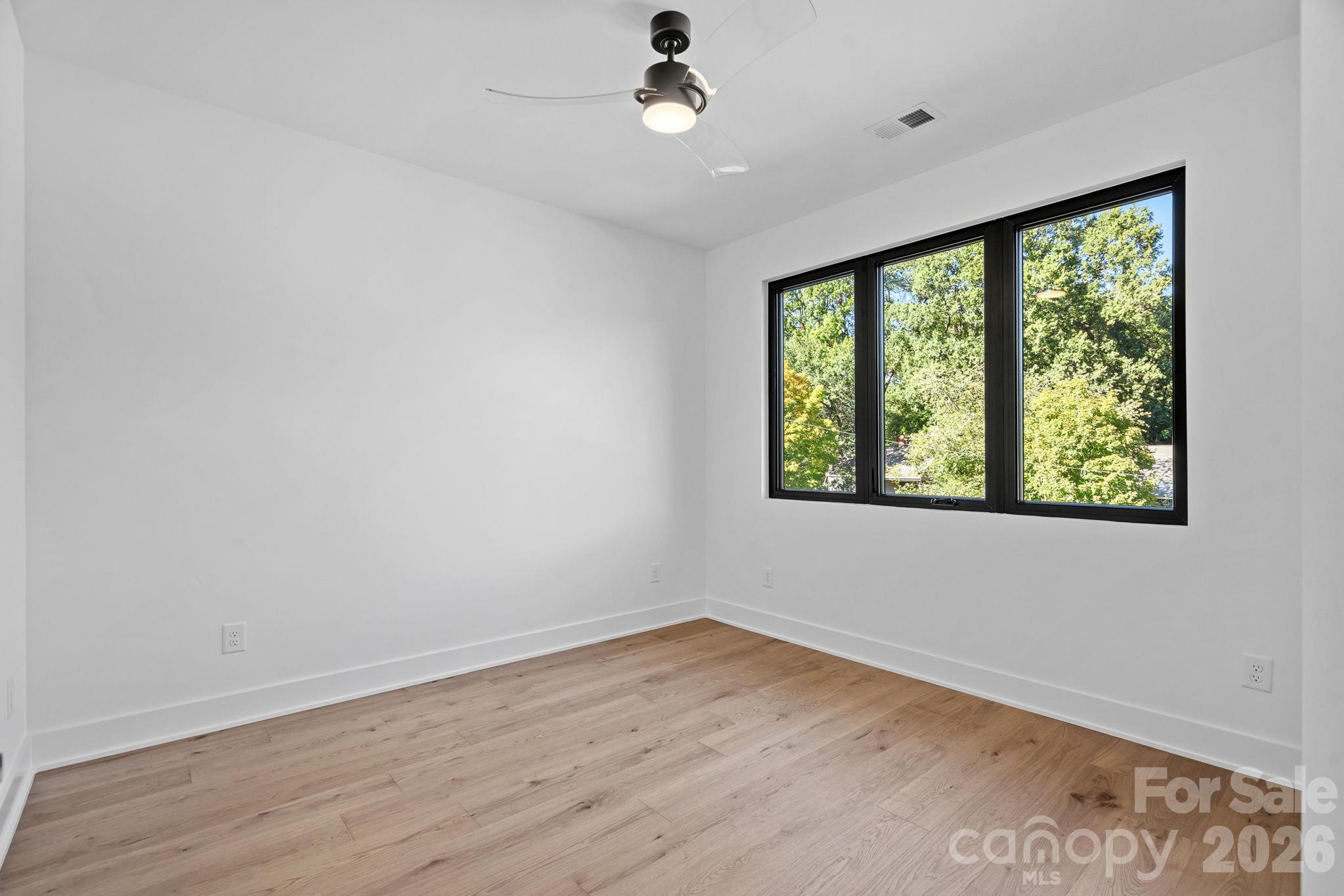 413 Plymouth Avenue Property Photo 39
