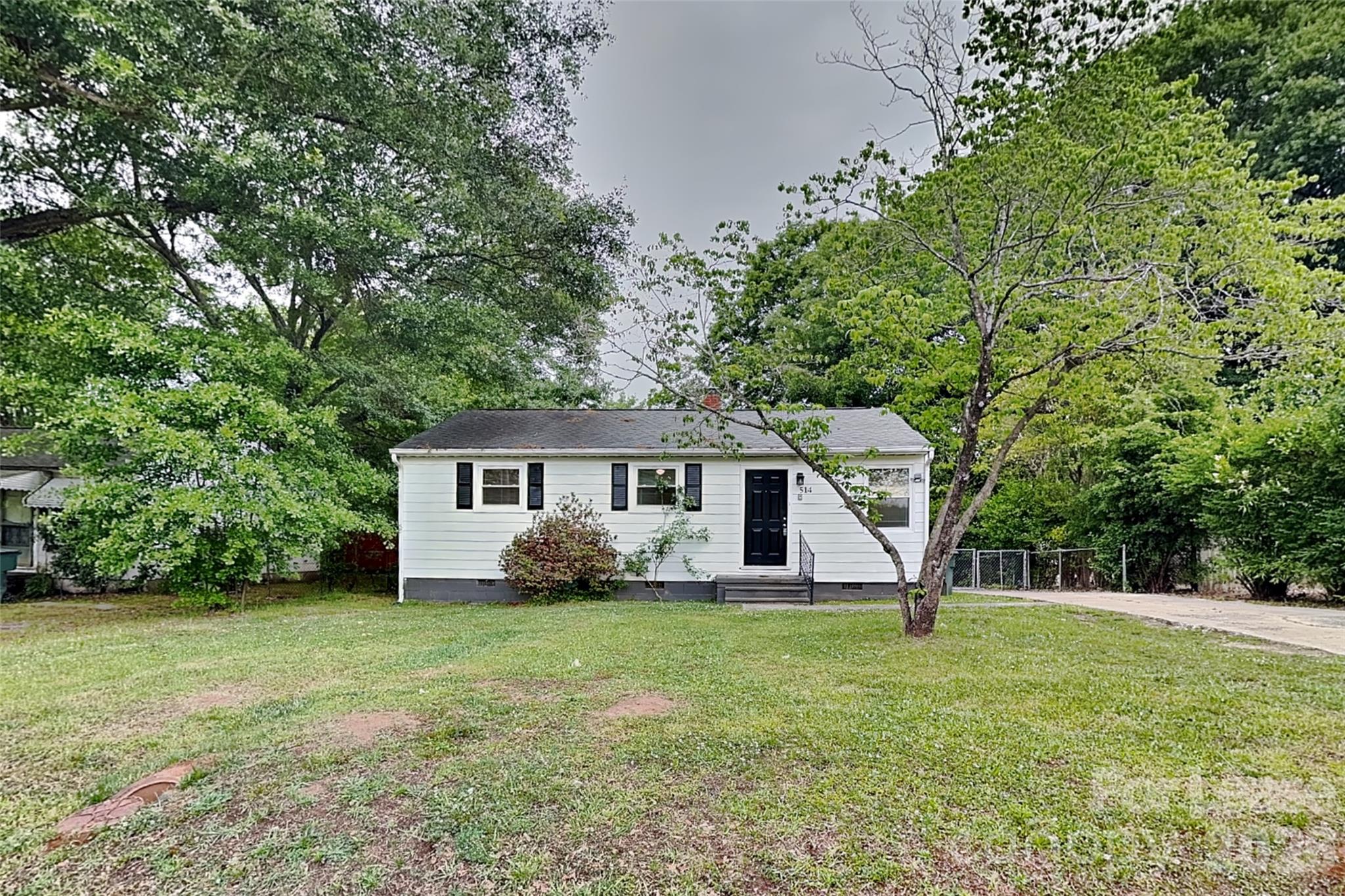 514 E 12th Avenue Property Photo 1