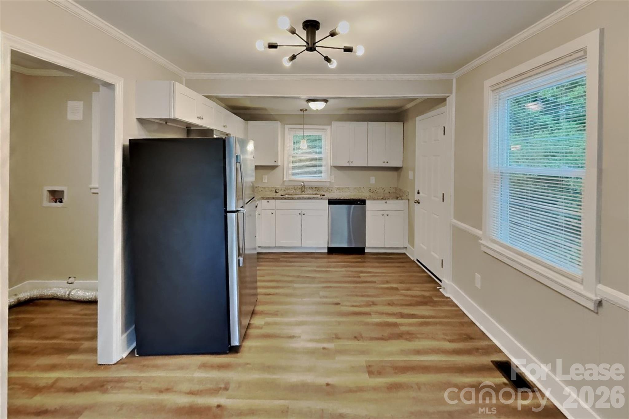 514 E 12th Avenue Property Photo 4