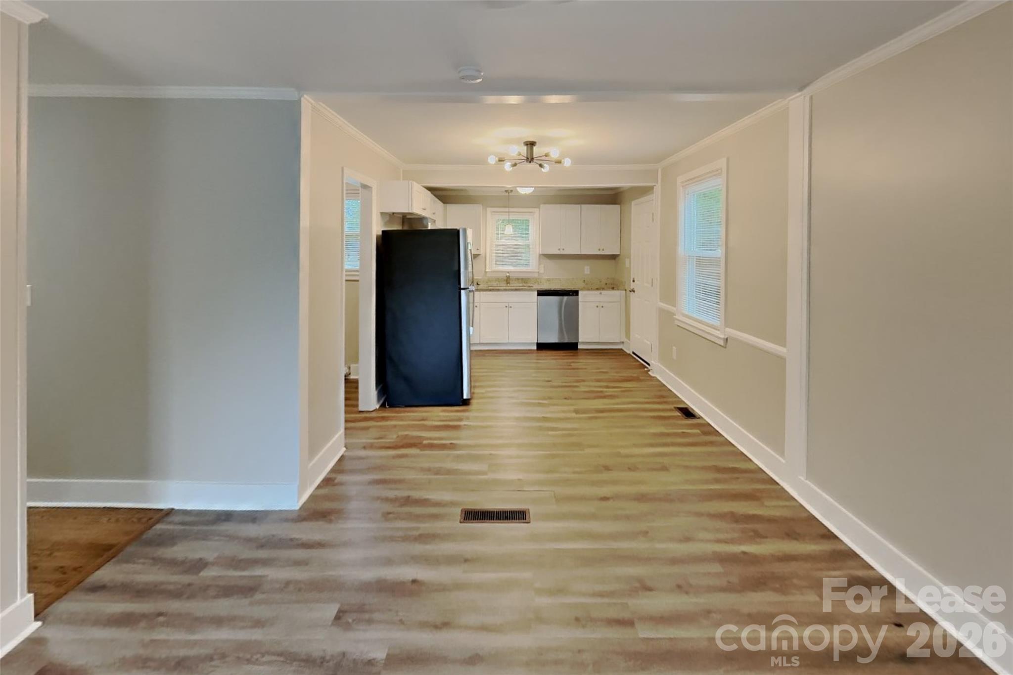 514 E 12th Avenue Property Photo 5