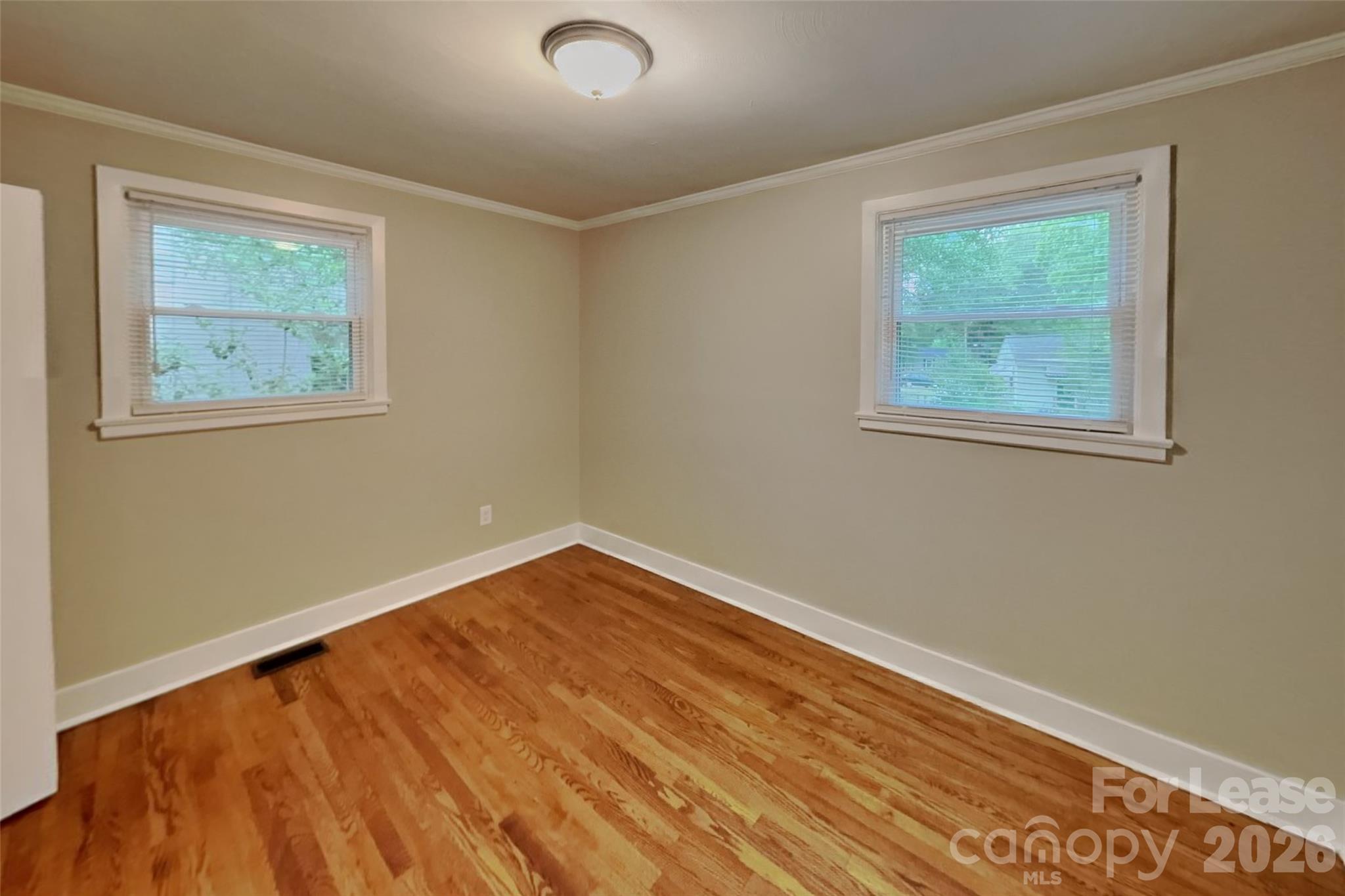 514 E 12th Avenue Property Photo 6