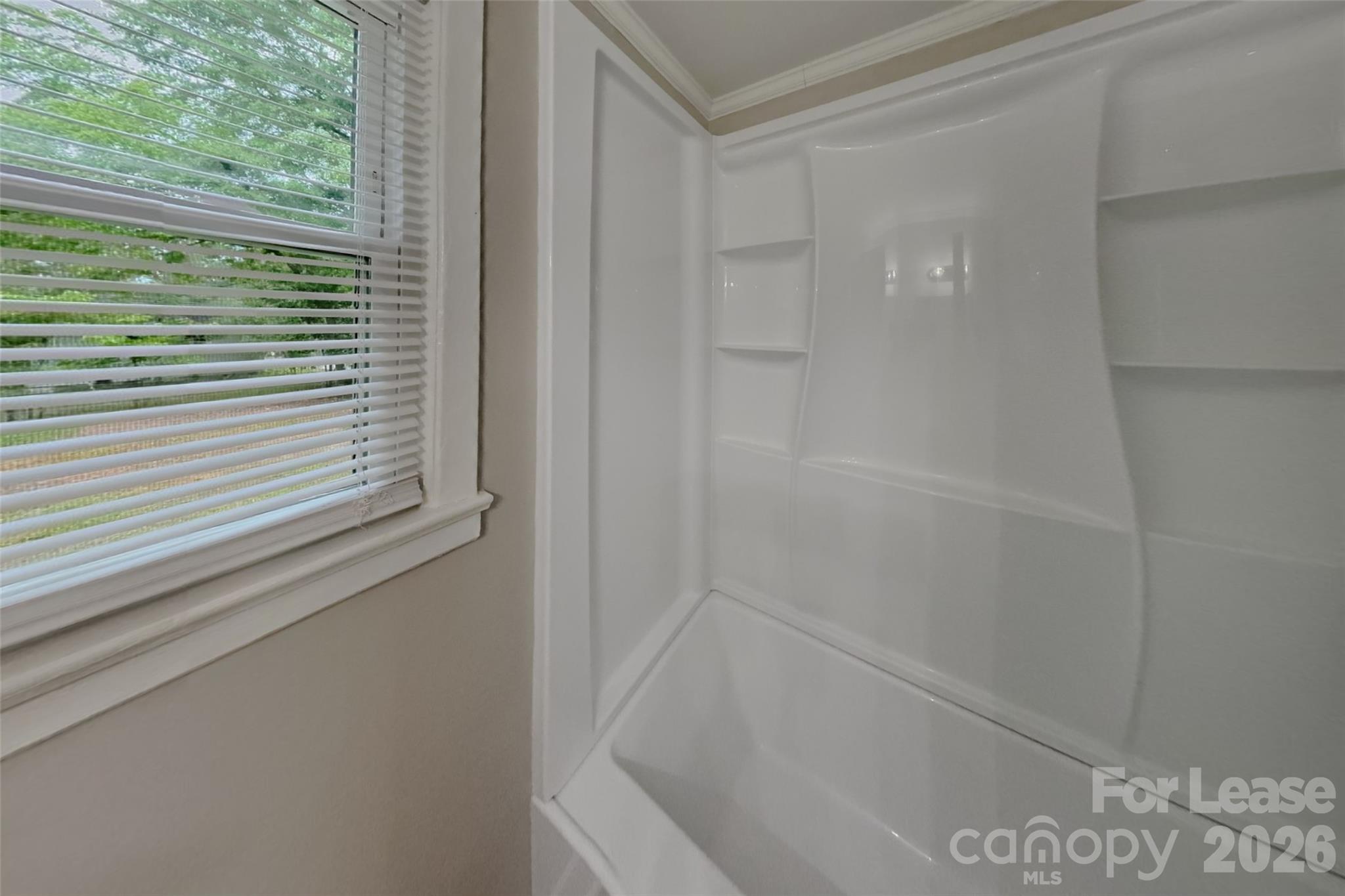 514 E 12th Avenue Property Photo 8