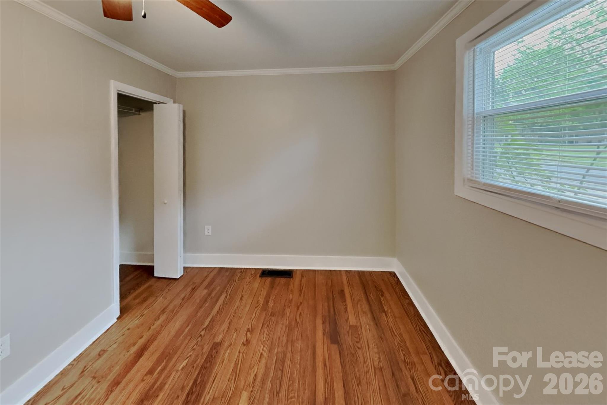 514 E 12th Avenue Property Photo 9