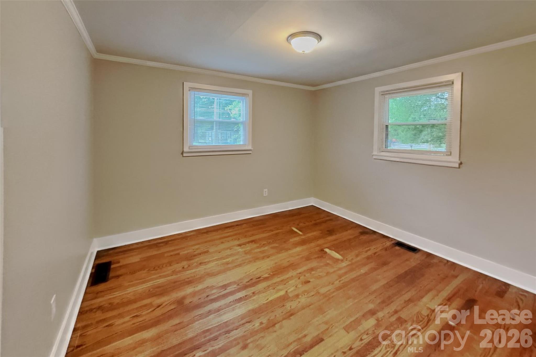 514 E 12th Avenue Property Photo 10