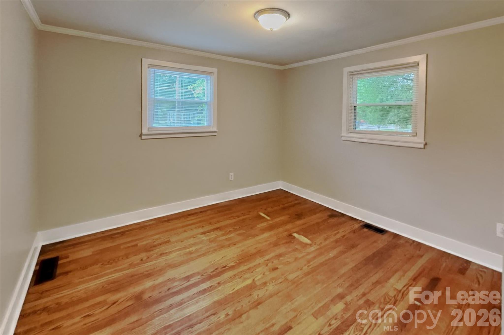 514 E 12th Avenue Property Photo 11