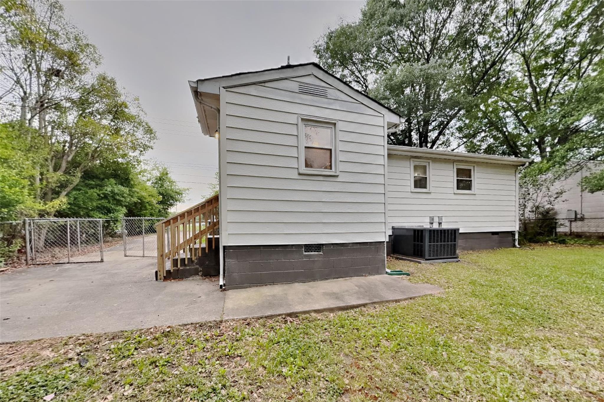 514 E 12th Avenue Property Photo 12
