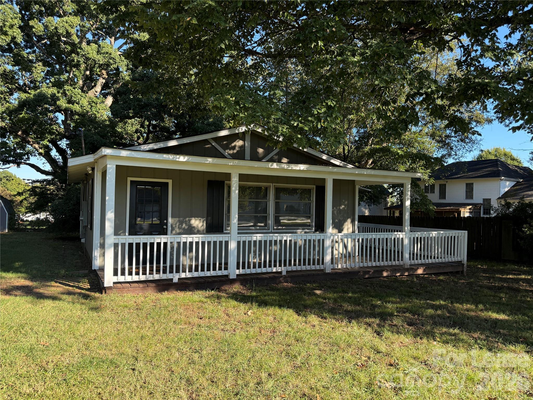 467 Stutts Road Property Photo 3