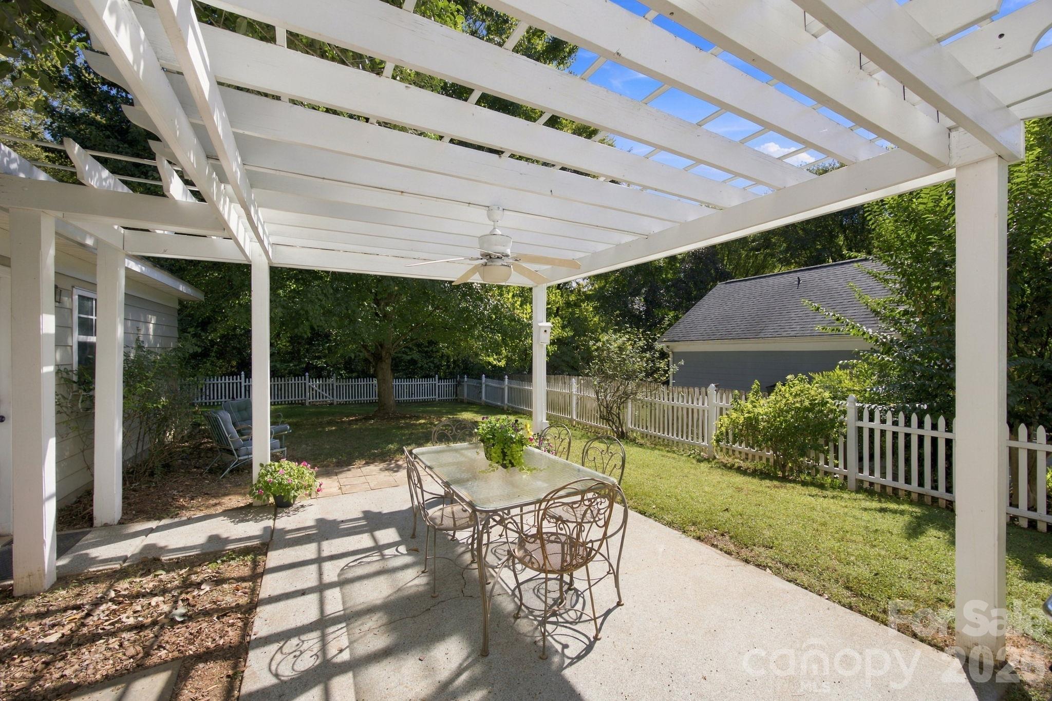 8214 Ballymore Court Property Photo 20