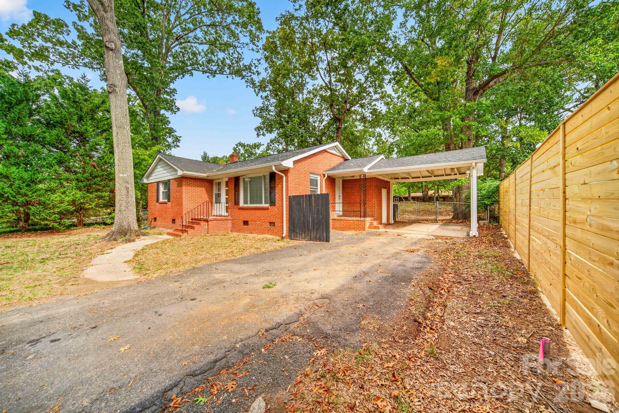706 Brian Circle Property Photo 1