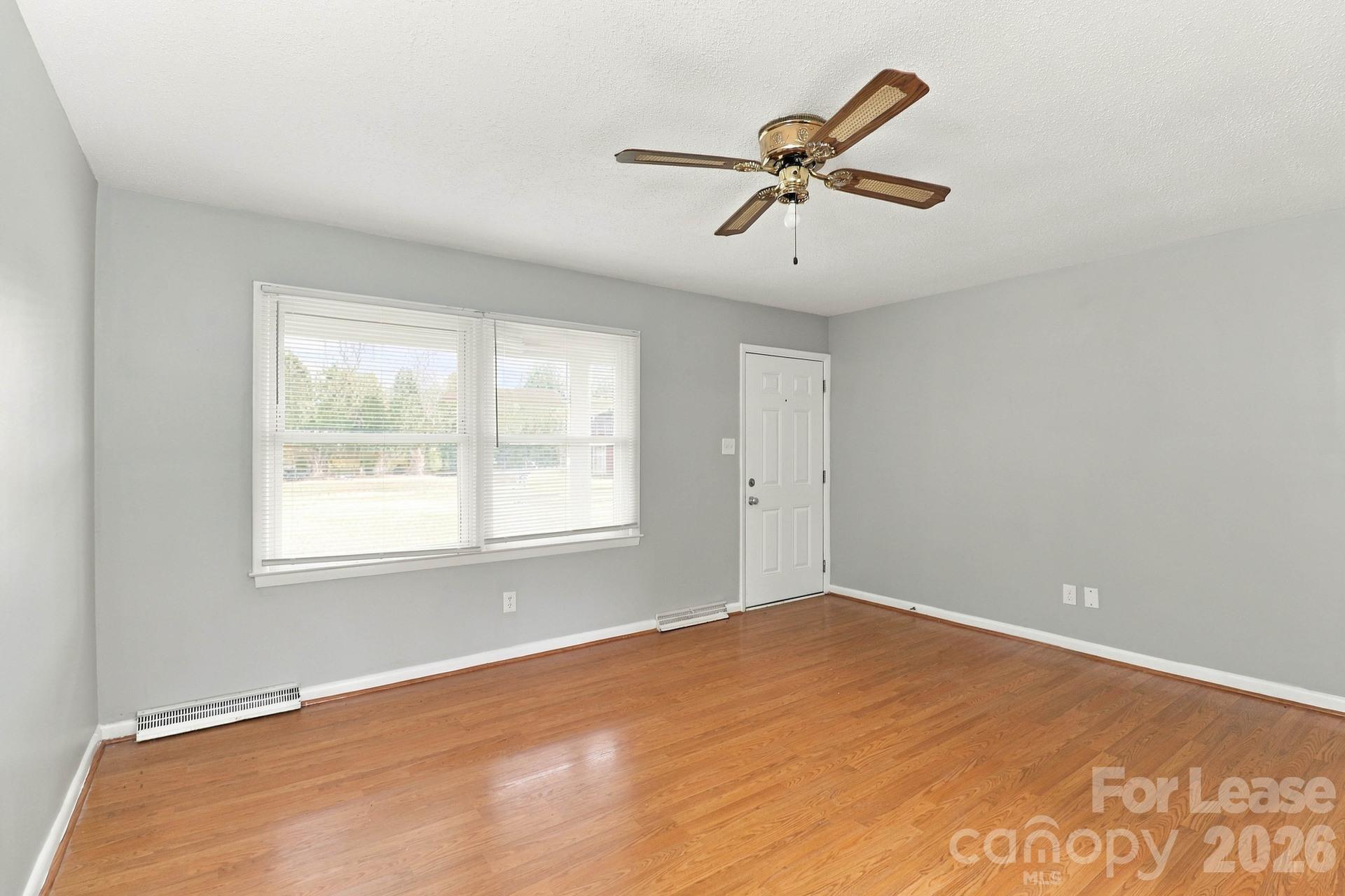 221 Tanglewood Drive Property Photo 3