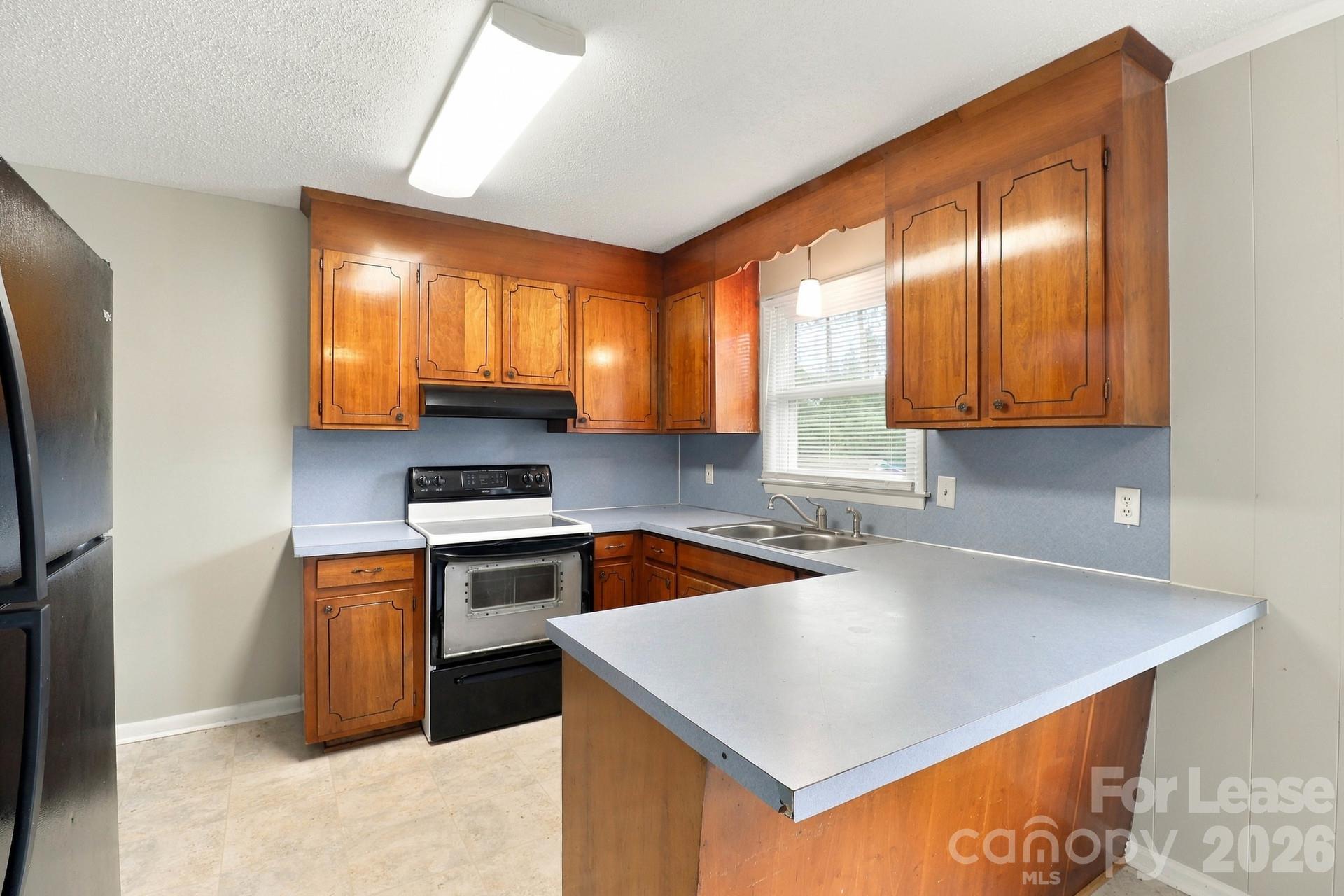 221 Tanglewood Drive Property Photo 6