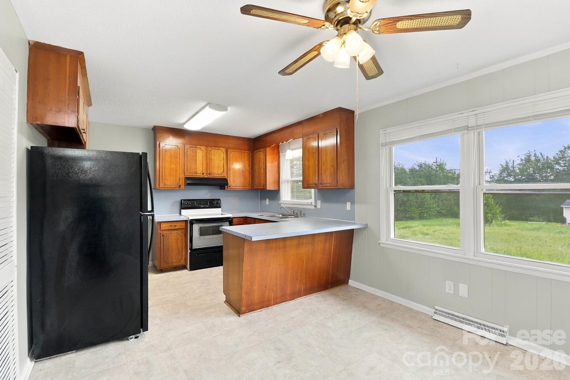 221 Tanglewood Drive Property Photo 7