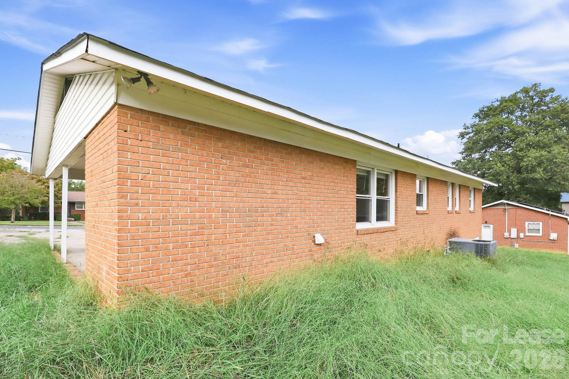 221 Tanglewood Drive Property Photo 15