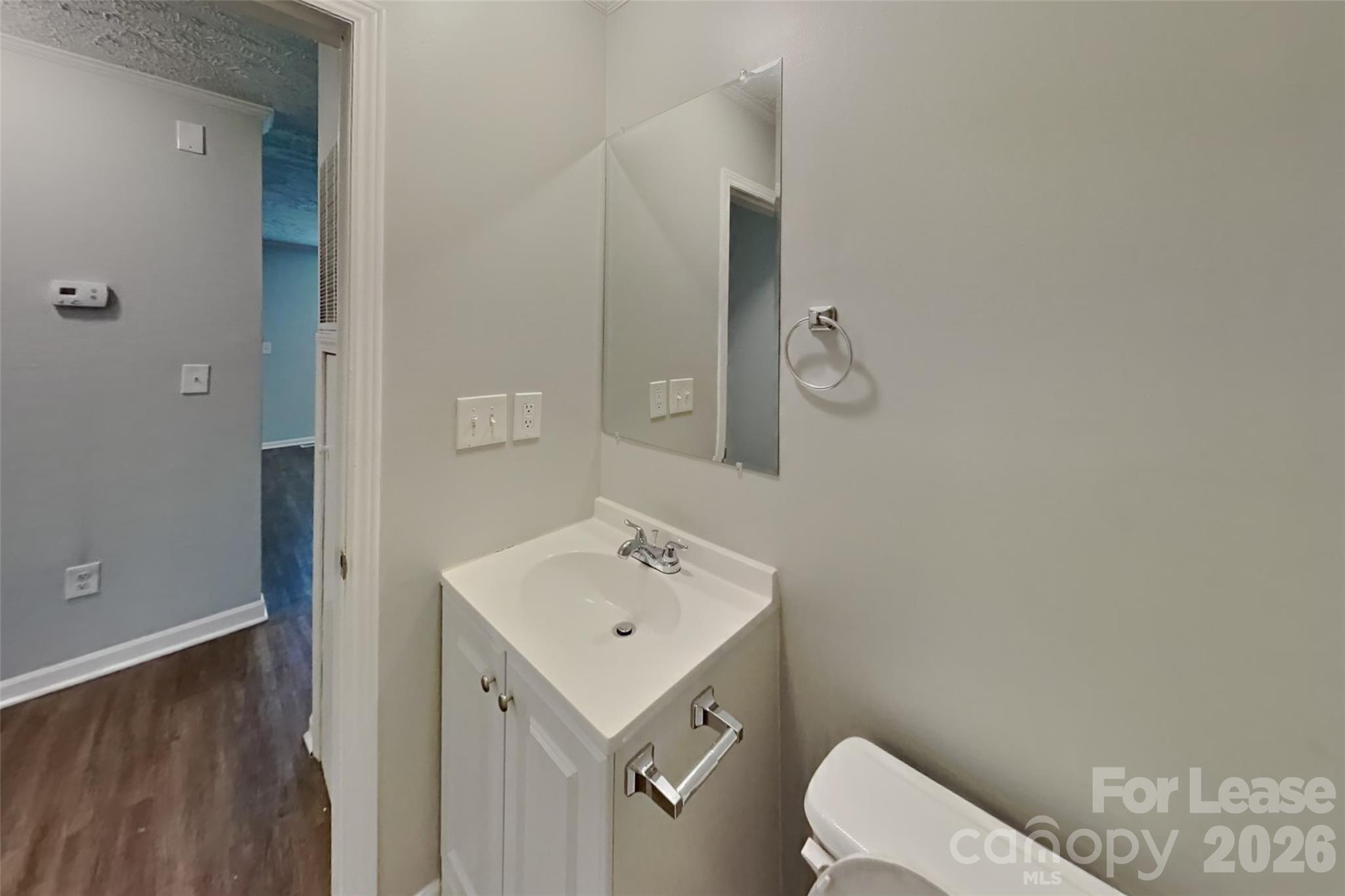 2208 Shalimar Drive Property Photo 5
