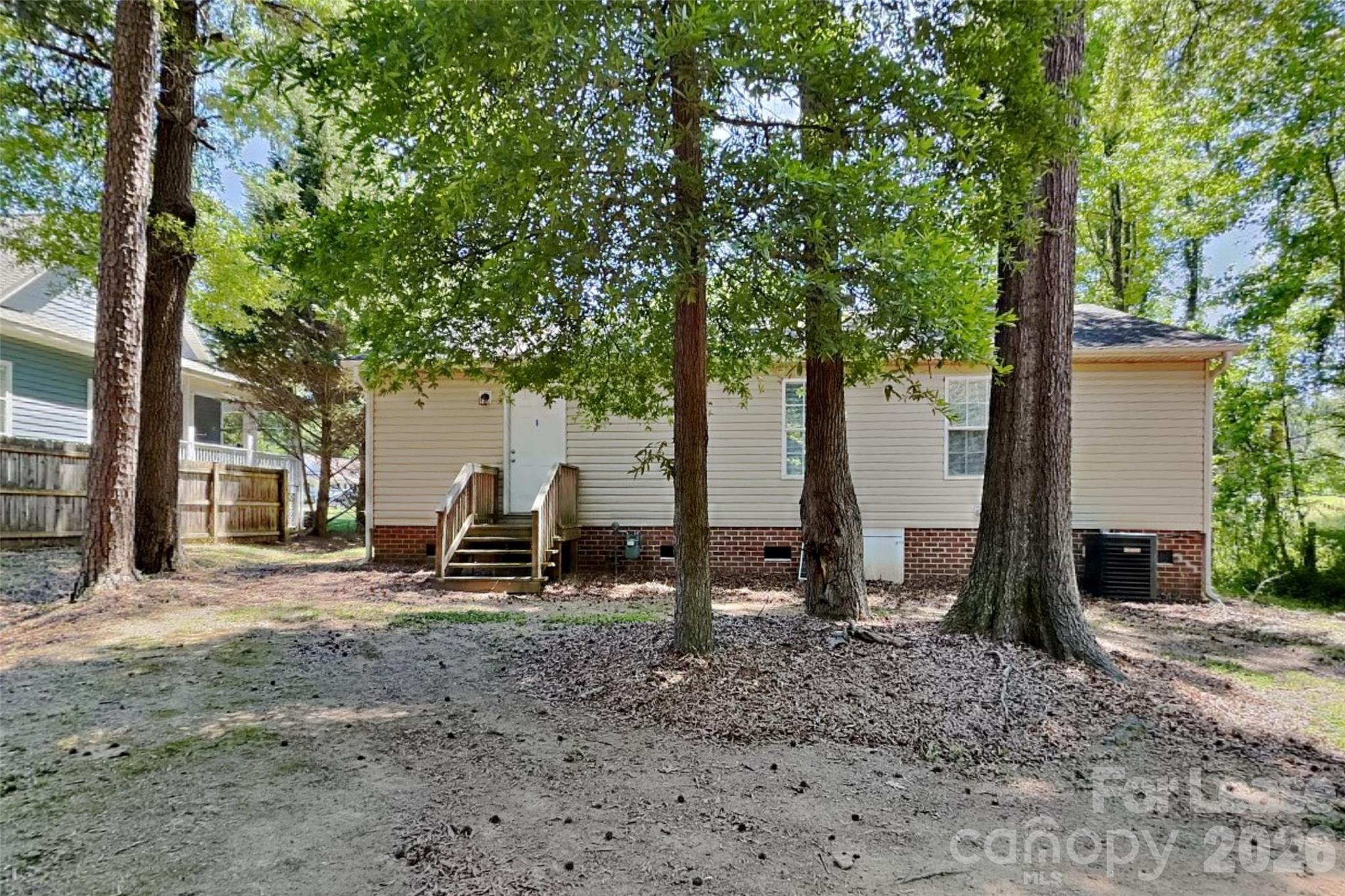 2208 Shalimar Drive Property Photo 6