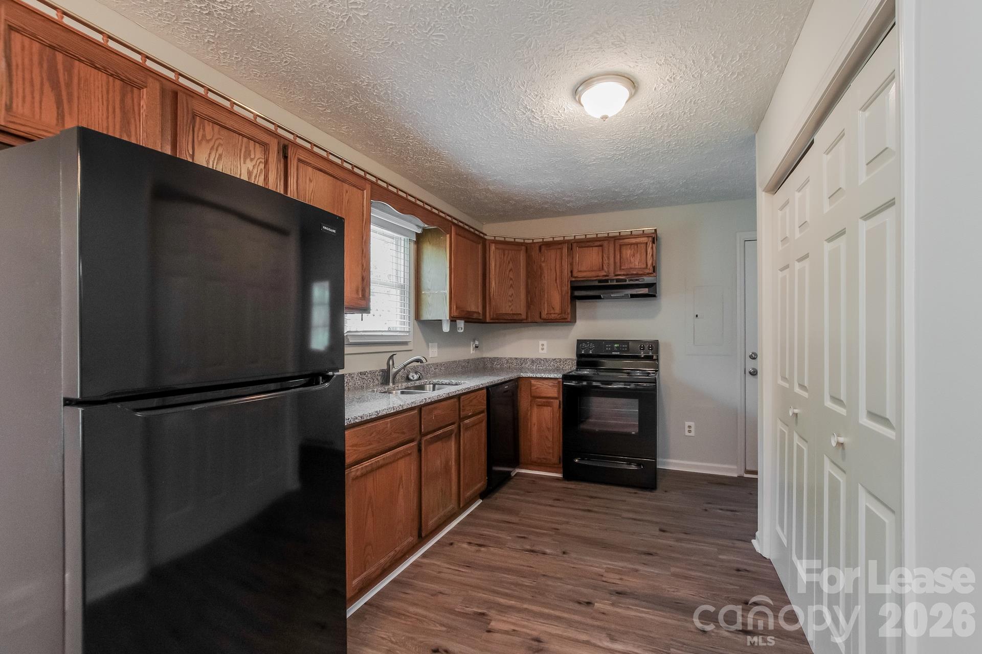 7610 Denon Hills Drive Property Photo 2