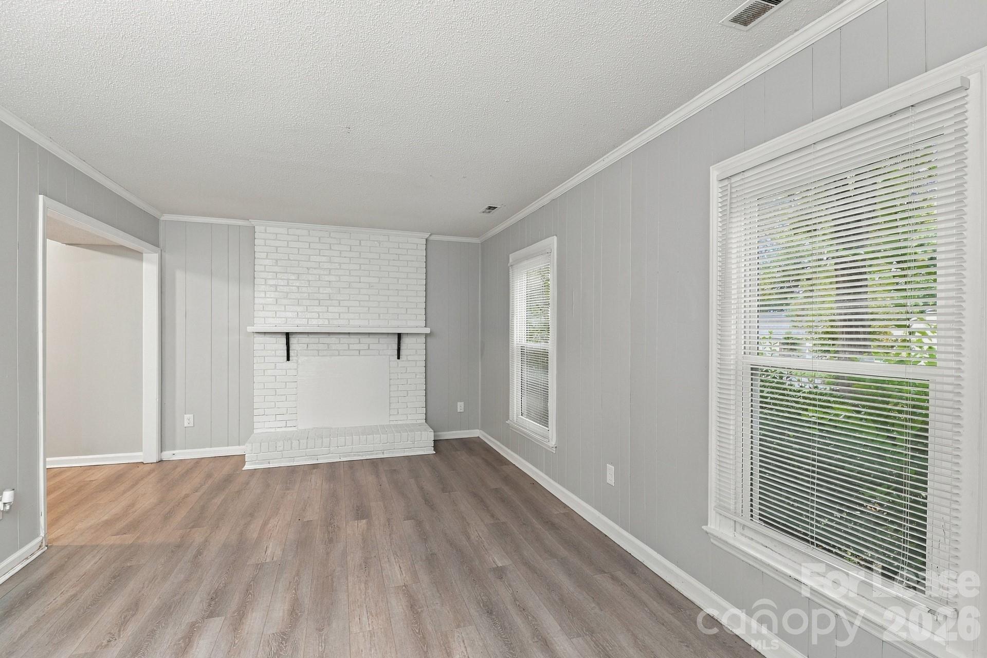 5424 Two Moons Drive Property Photo 4