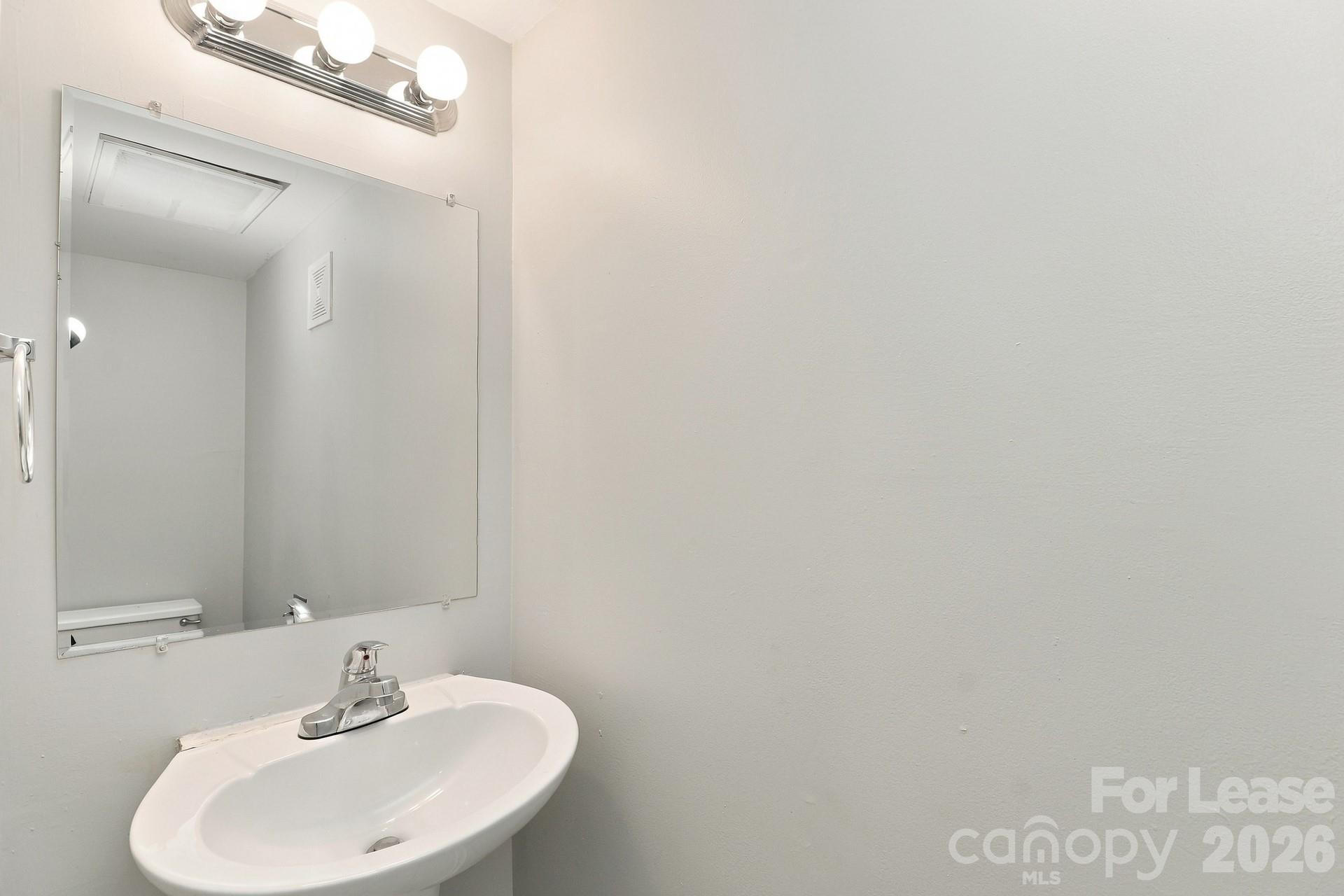 5424 Two Moons Drive Property Photo 7