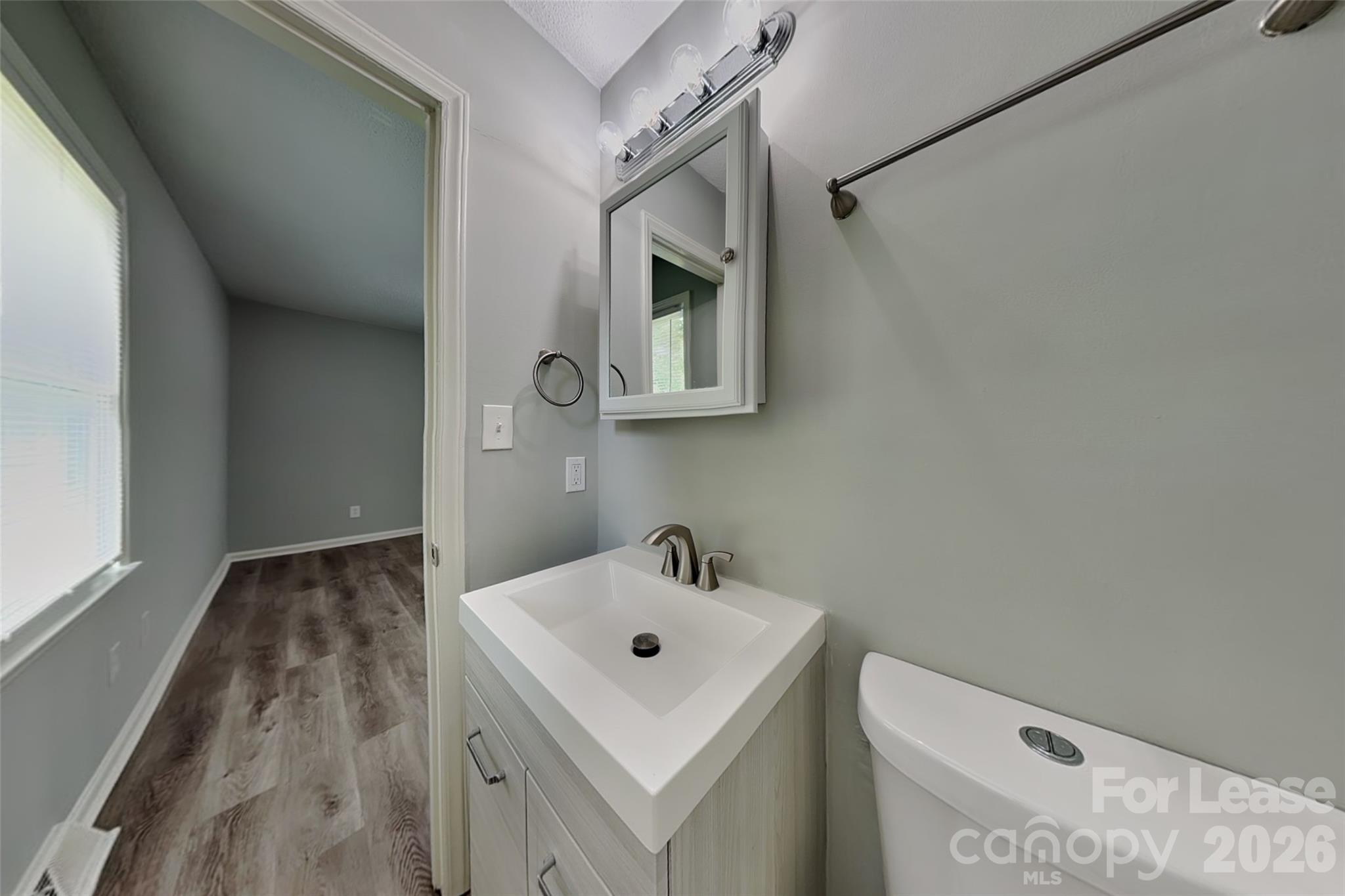 547 Whitethorn Drive Property Photo 4
