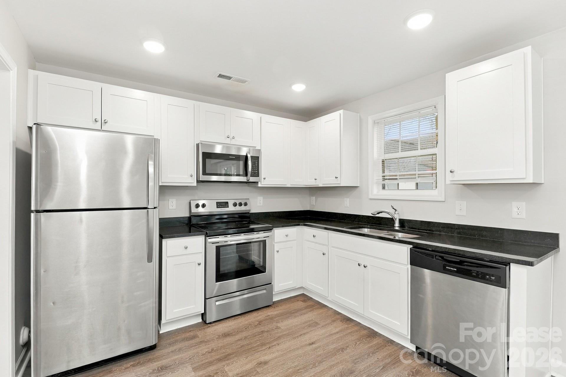 336 Corban Avenue Property Photo 4
