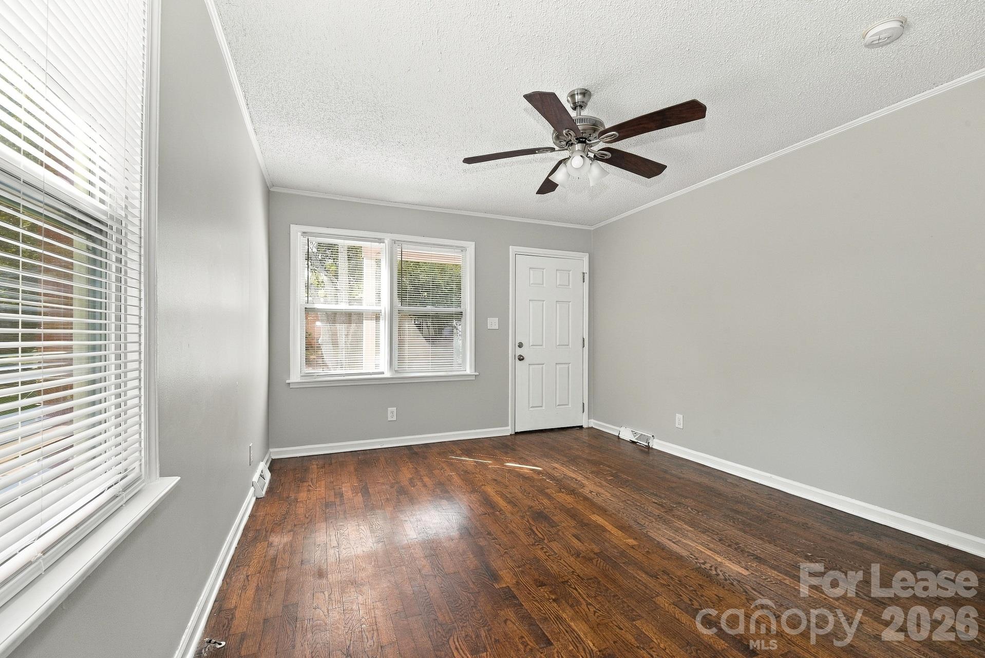 311 E Morrow Avenue Property Photo 4