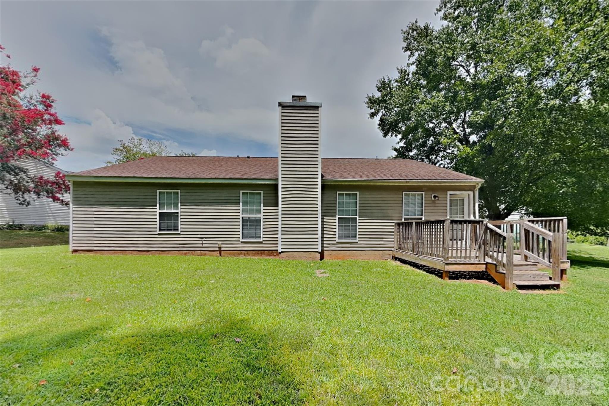 6902 Kentucky Derby Drive Property Photo 7