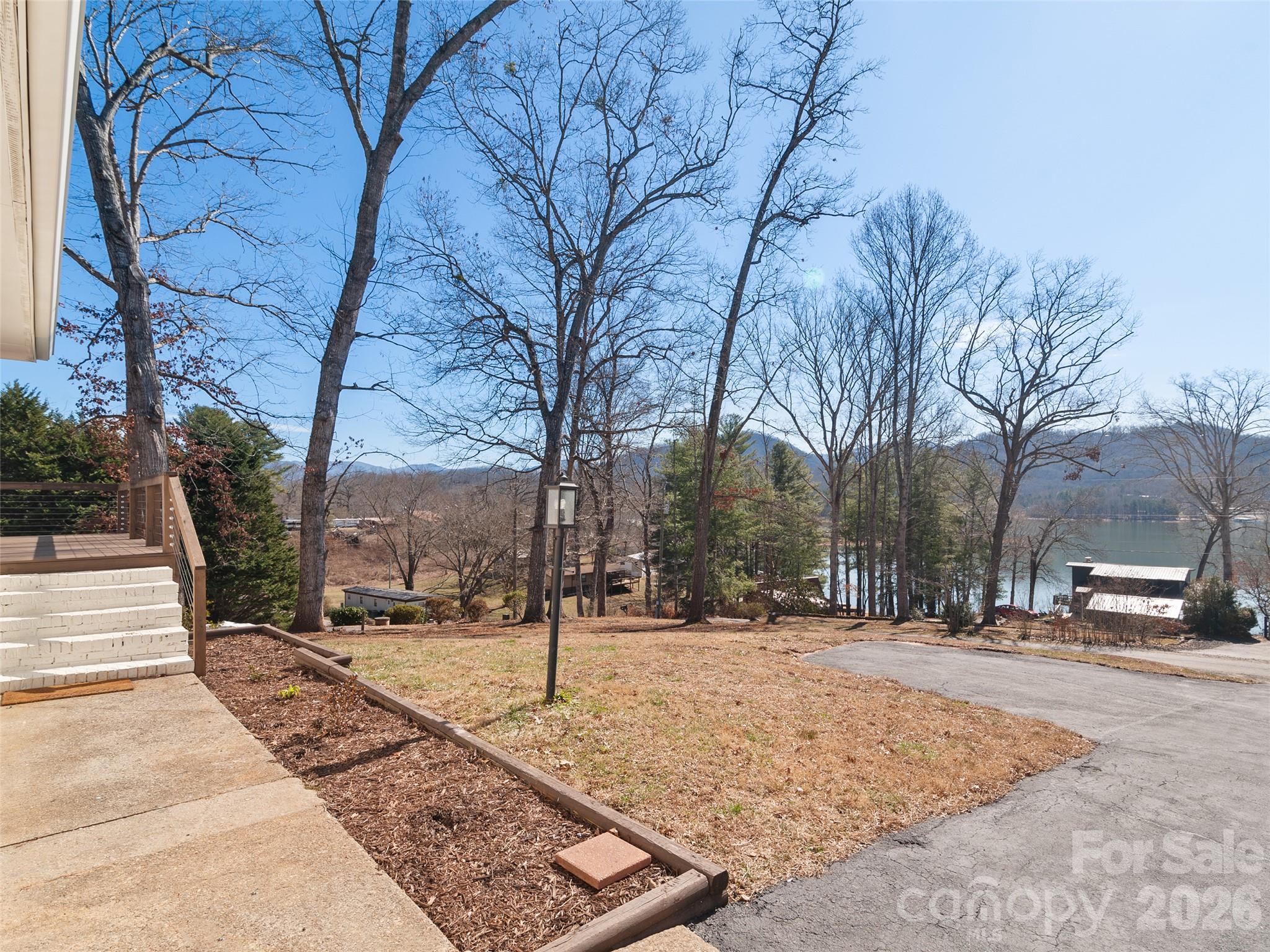128 Cardinal Lane Property Photo 5