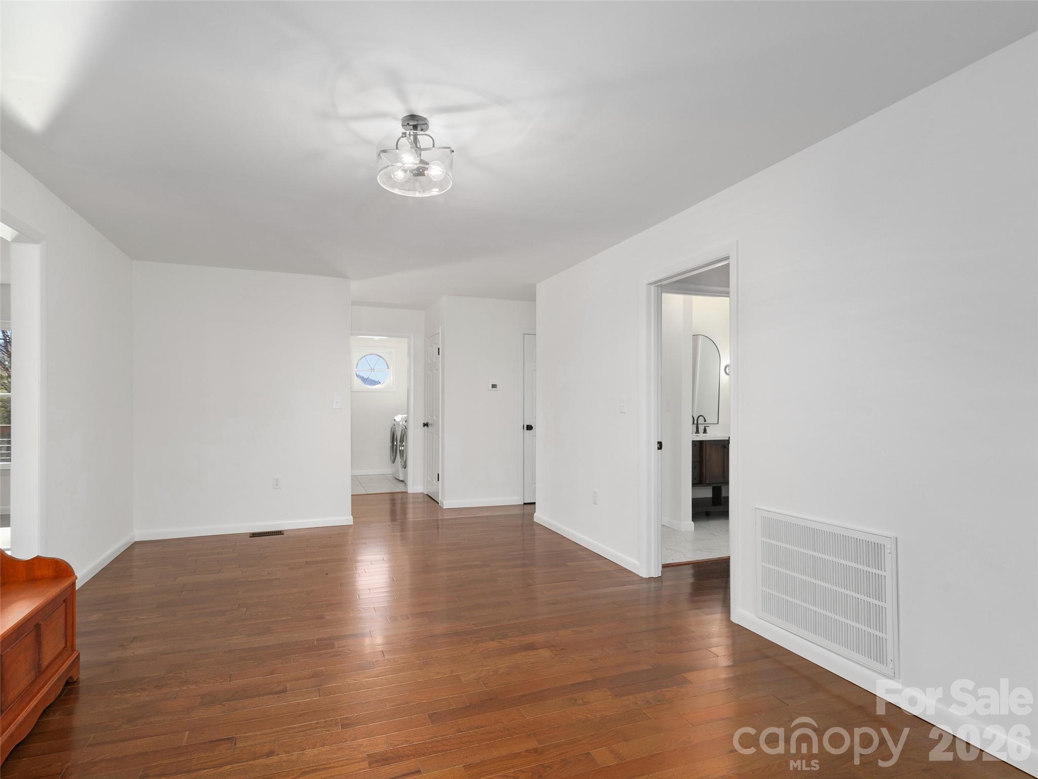 128 Cardinal Lane Property Photo 24