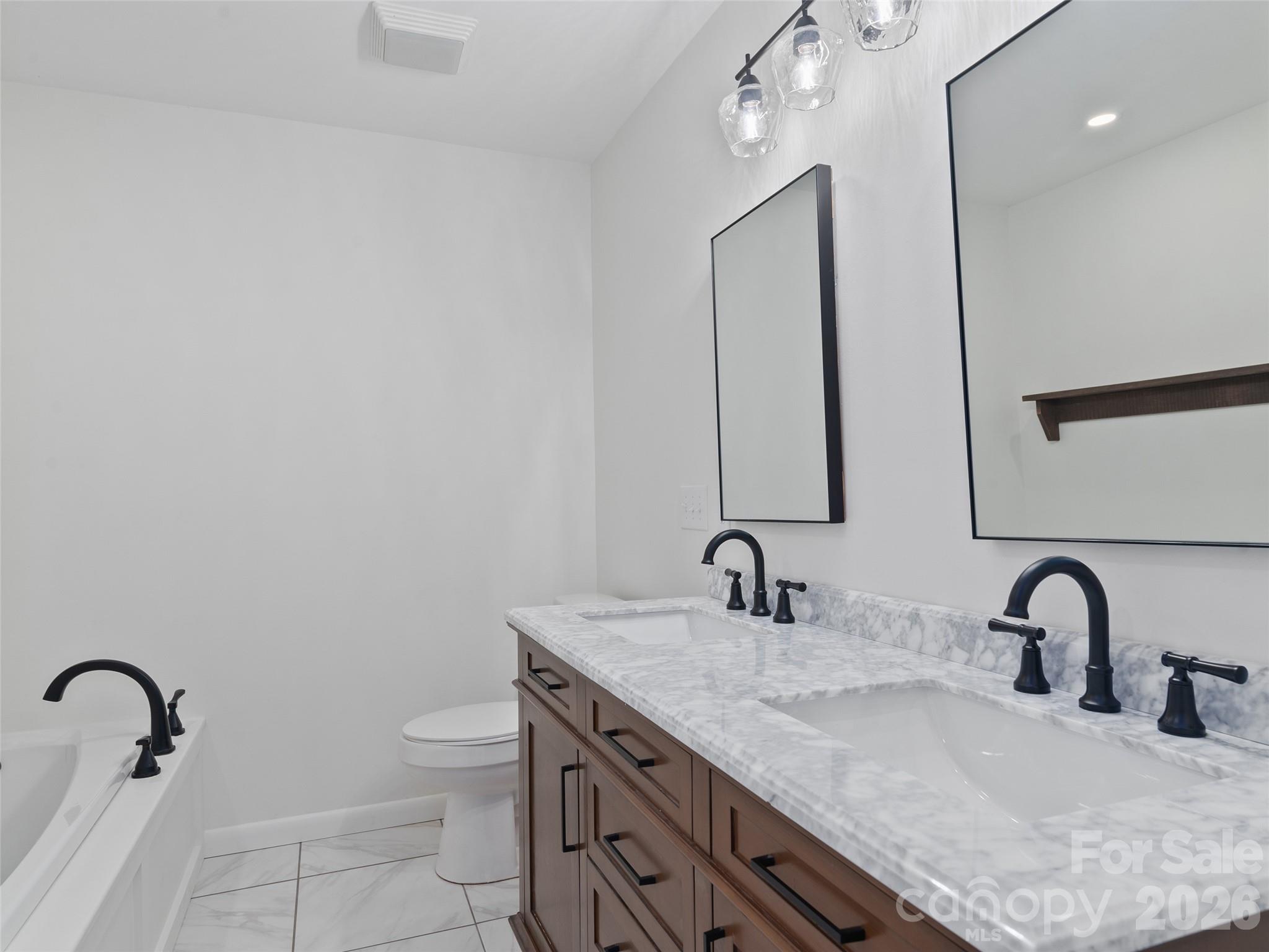 128 Cardinal Lane Property Photo 29